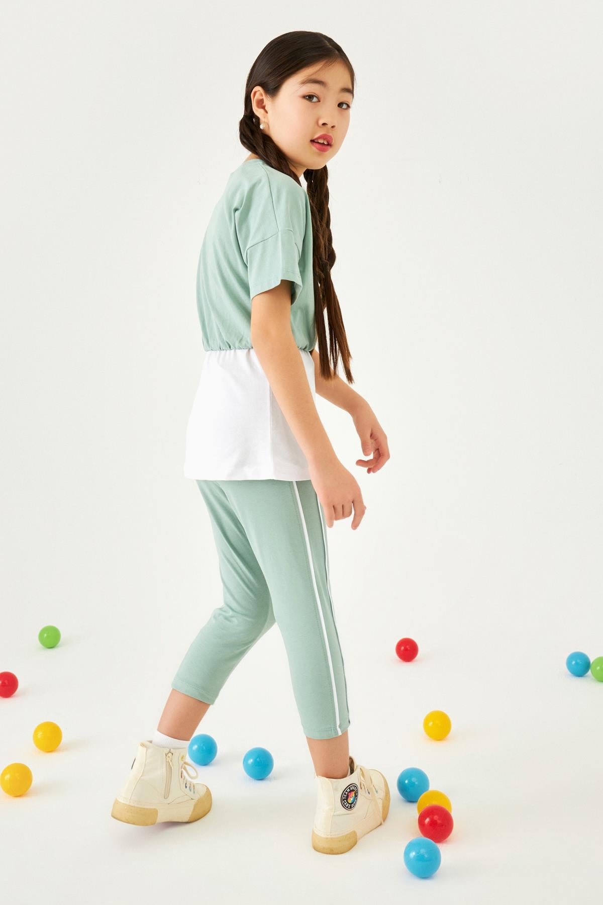 Baskılı Şerit Detaylı Atletli ve Taytlı Kız Çocuk Üçlü Takım