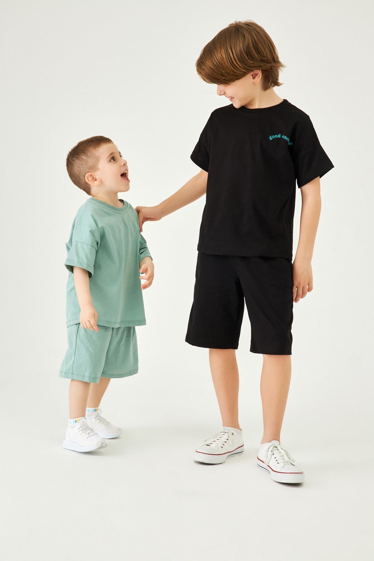 Bisiklet Yaka Düşük Omuz Basic Nakışlı Şortlu Unisex Çocuk İkili Takım Yeşil - Perendi