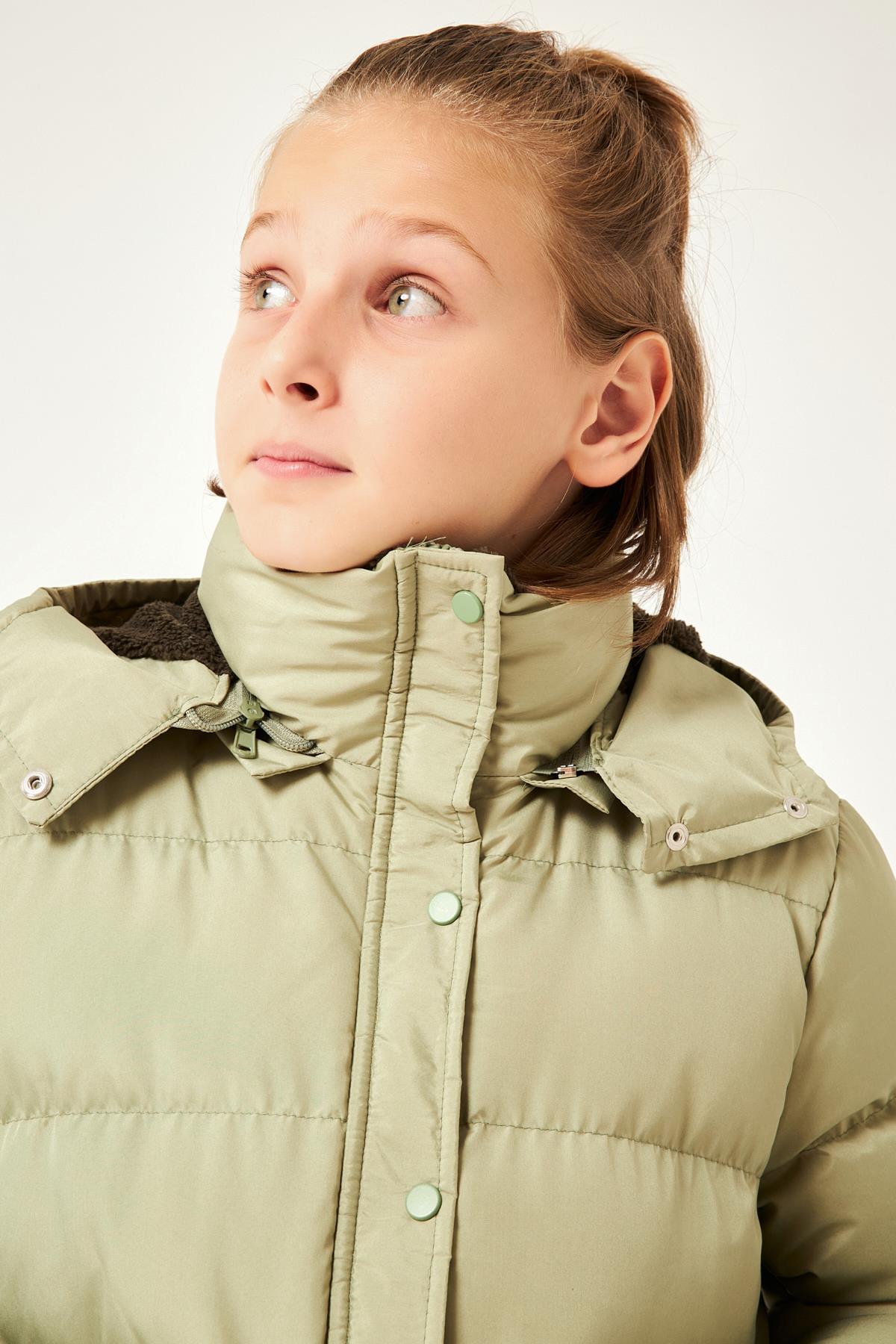 Cep Detaylı Kapüşonlu Unisex Çocuk Mont