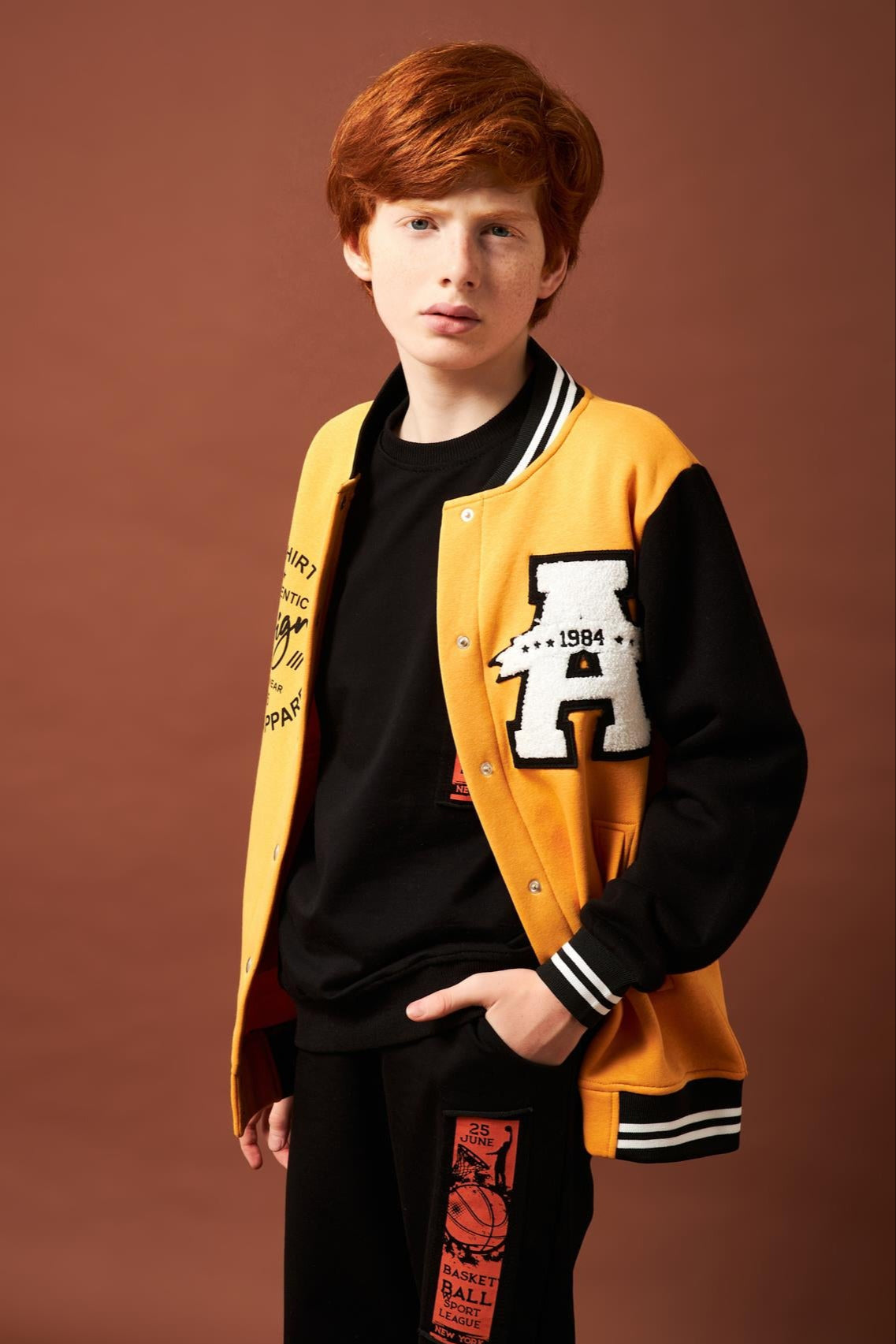 001 Baskı Detaylı Erkek Çocuk Kolej Ceket Hardal - Perendi