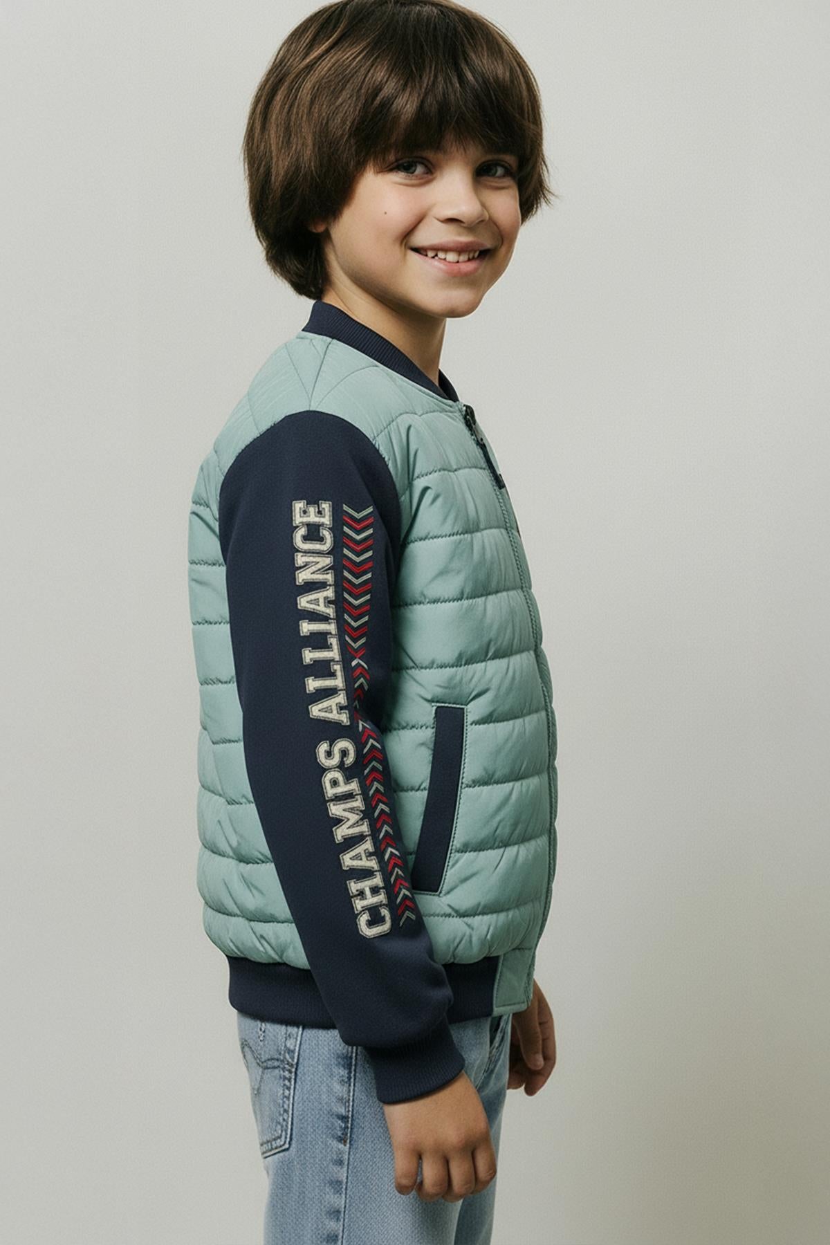Erkek Çocuk İçi Peluşlu Nakış Detaylı Kapitone Kolej Ceket