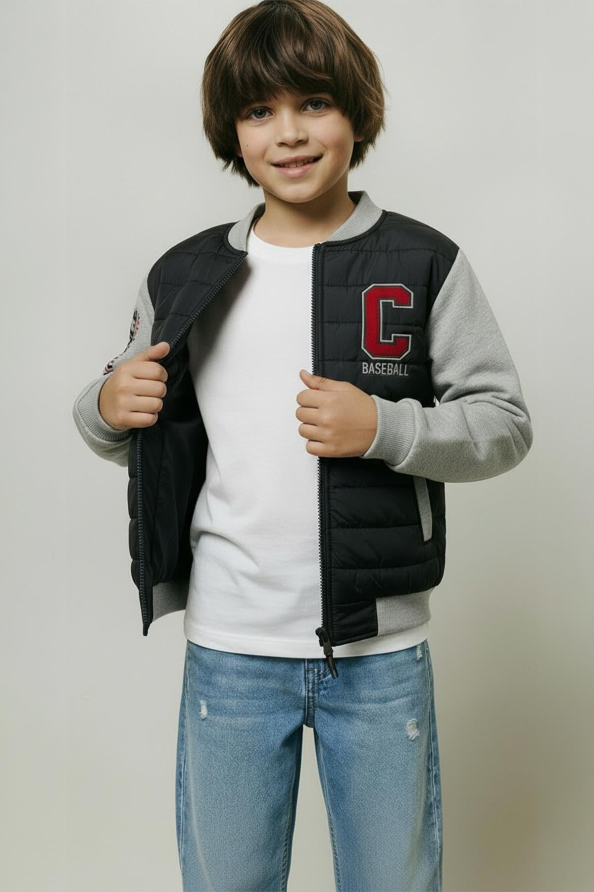 Erkek Çocuk İçi Peluşlu Nakış Detaylı Kapitone Kolej Ceket – Siyah