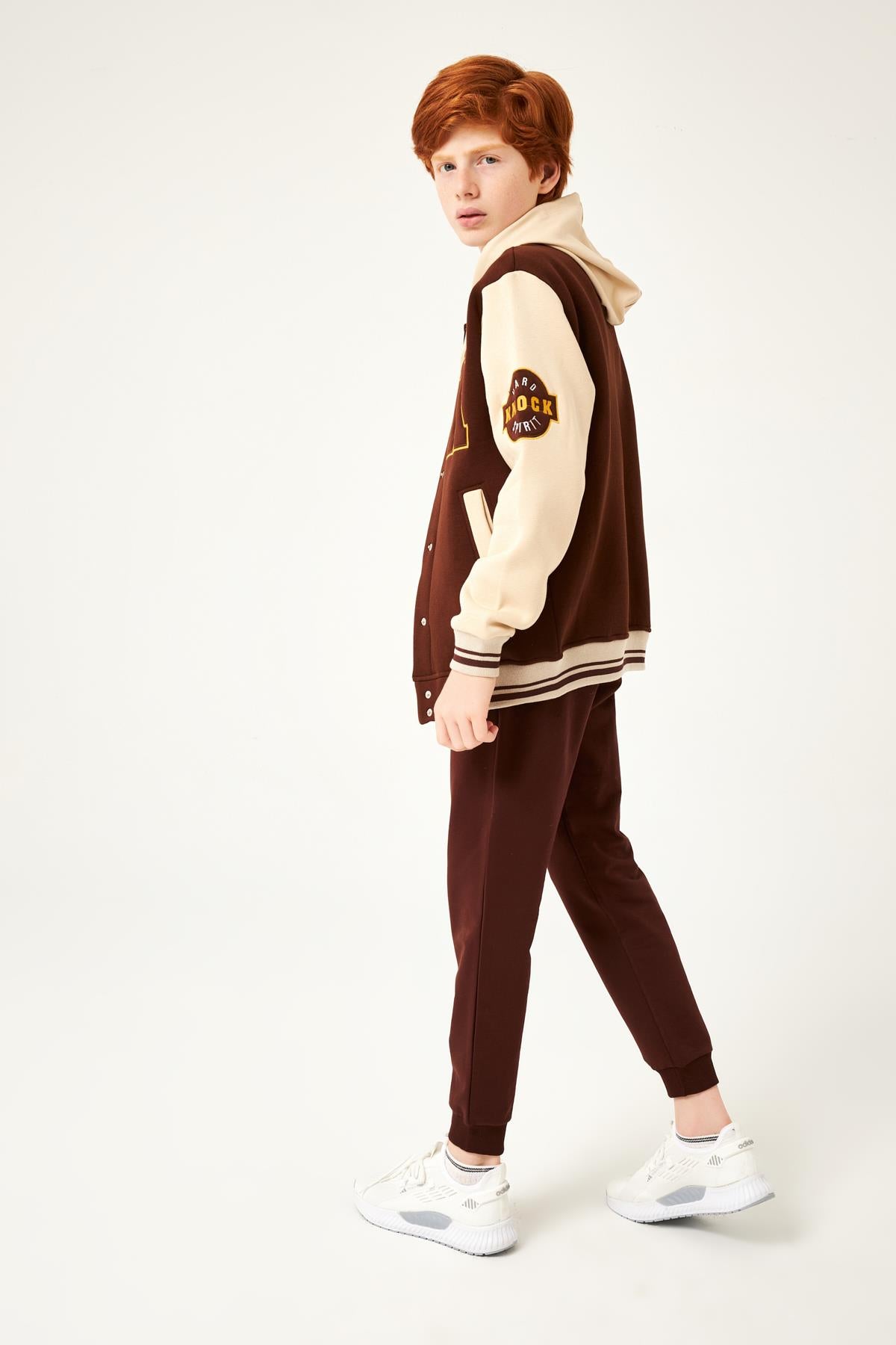 K Nakış Detaylı Erkek Çocuk Kolej Ceket Kahverengi - Perendi