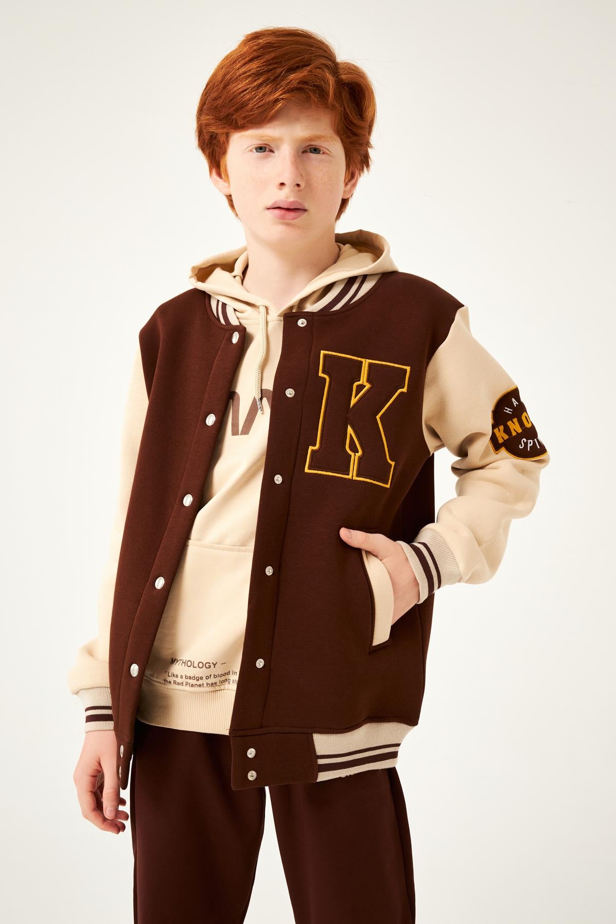 K Nakış Detaylı Erkek Çocuk Kolej Ceket Kahverengi - Perendi