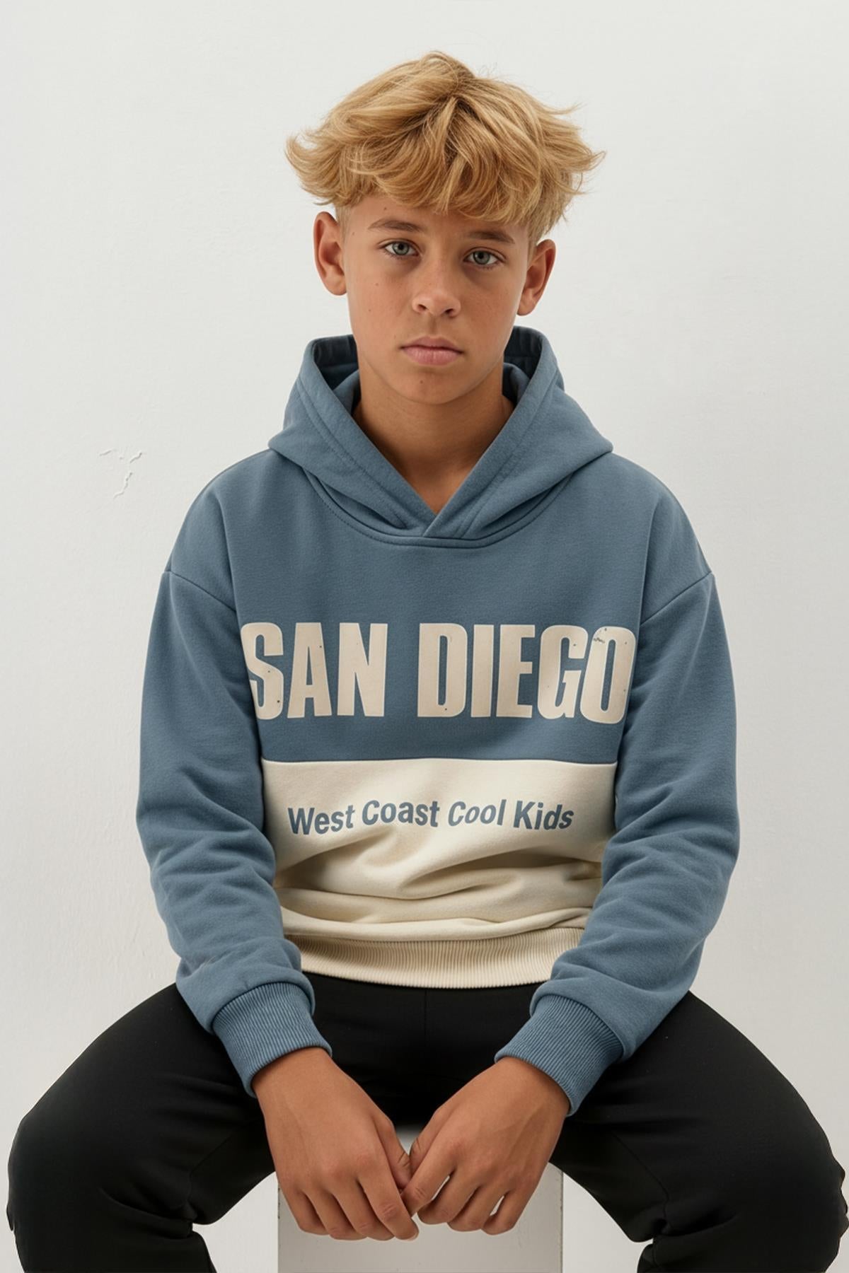 Erkek Çocuk Kapüşonlu Baskı Detaylı Parçalı Sweatshirt