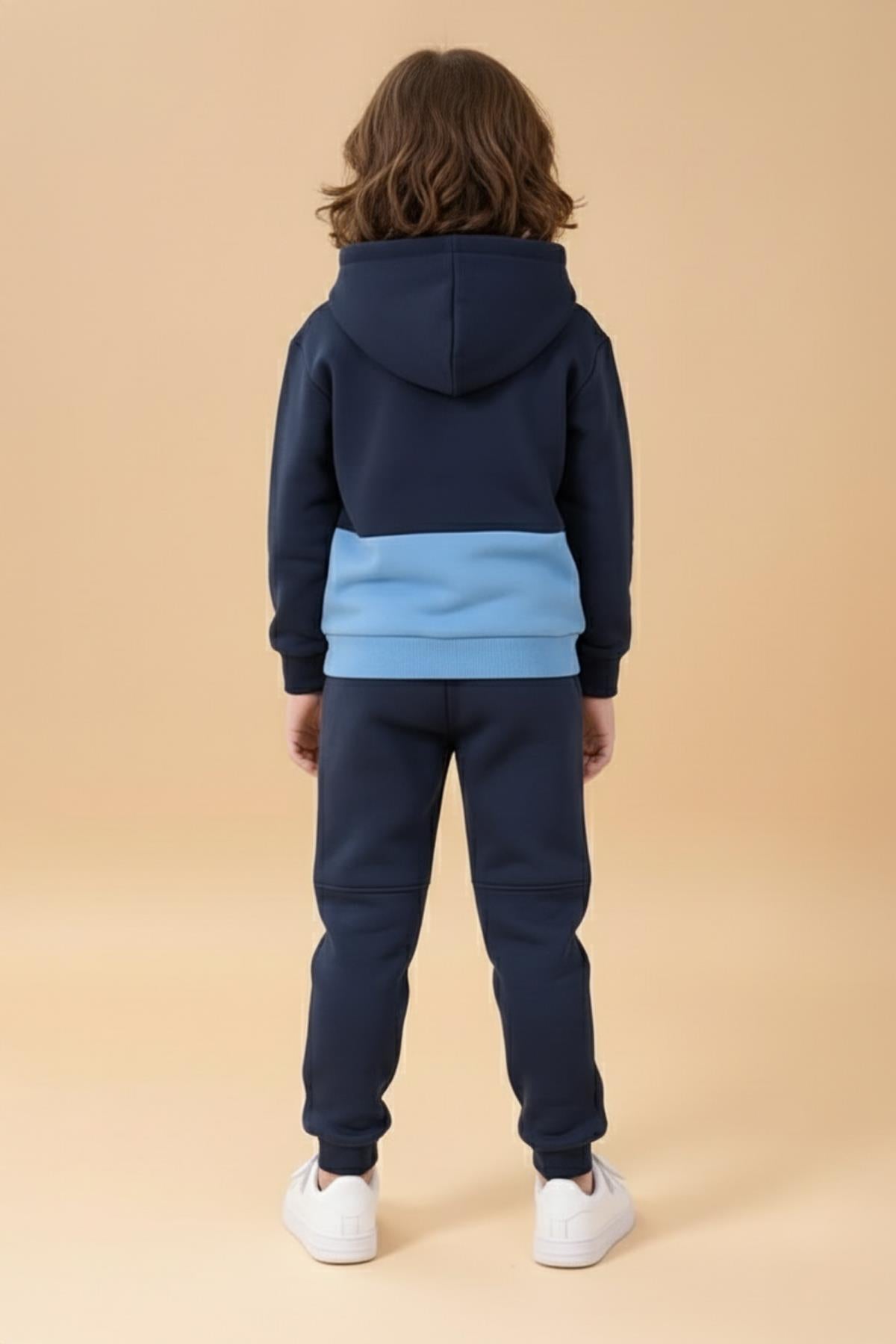 Erkek Çocuk Kapüşonlu Kanguru Cepli 2 Renk Sweatshirt ve Rahat Kalıp İçi Polarlı Jogger Alt Takım – Lacivert & Bebe Mavisi