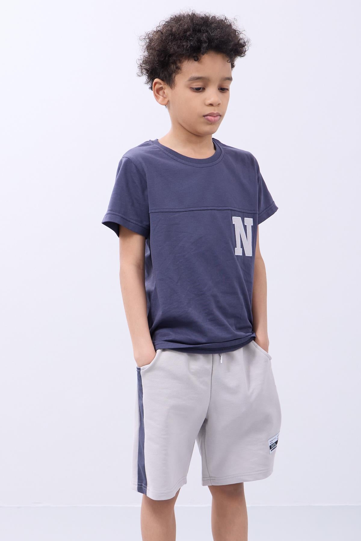 Erkek Çocuk Nakış Detaylı Kısa Kollu Şortlu Takım - Yazlık Spor Kombin Füme - Perendi