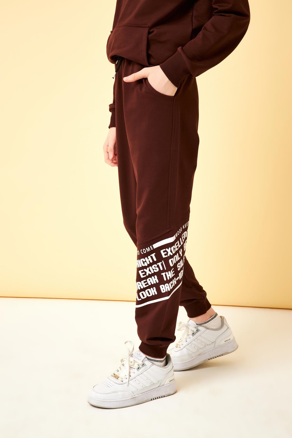 Never Look Baskı Detaylı Erkek Çocuk Eşofman Altı Kahverengi - Perendi