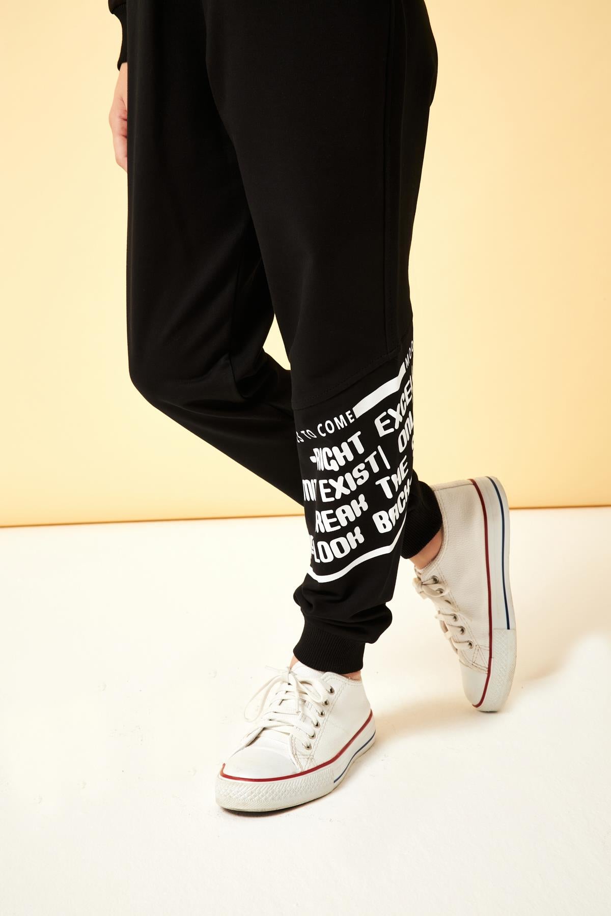 Never Look Baskı Detaylı Erkek Çocuk Eşofman Altı Siyah - Perendi