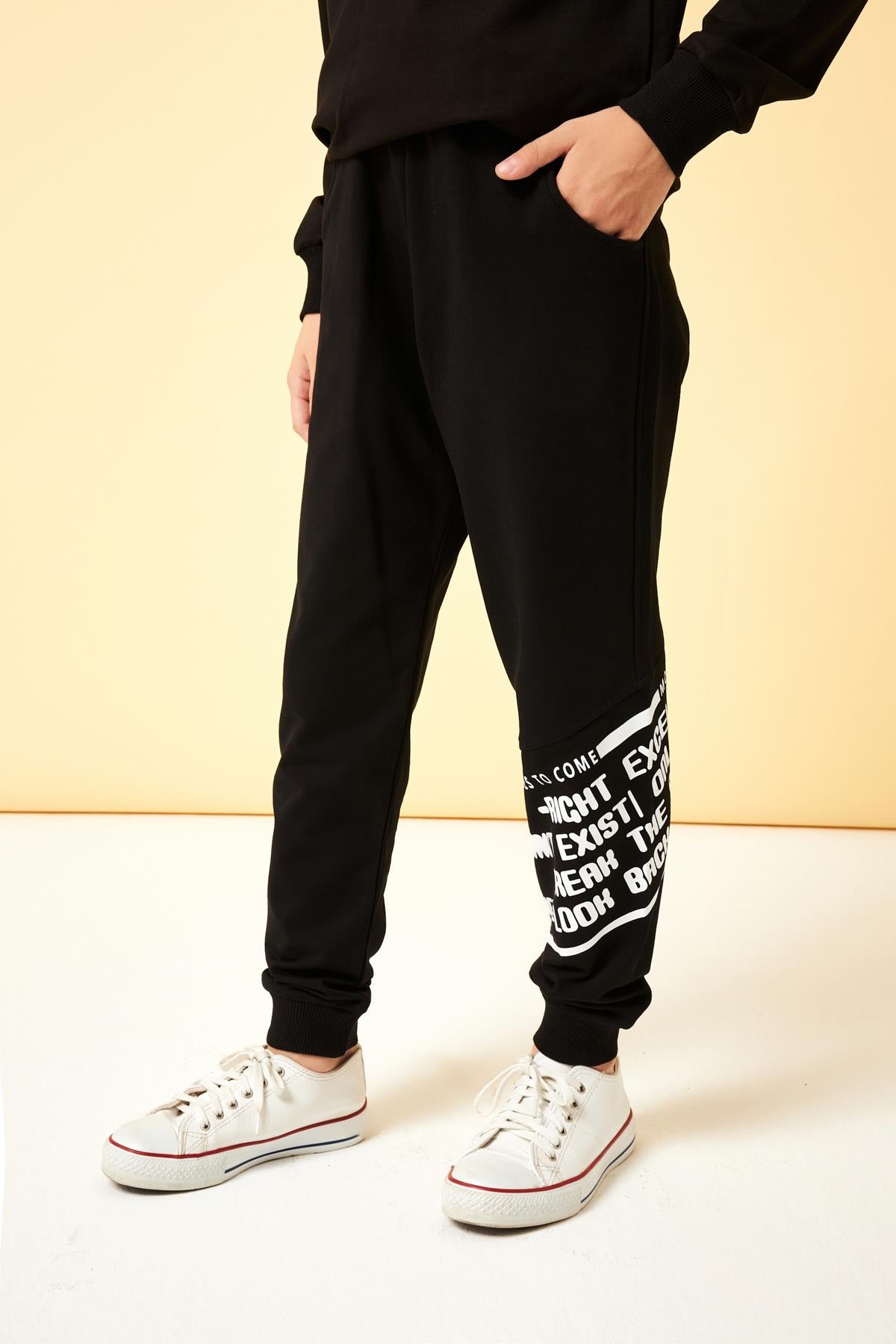 Never Look Baskı Detaylı Erkek Çocuk Eşofman Altı Siyah - Perendi