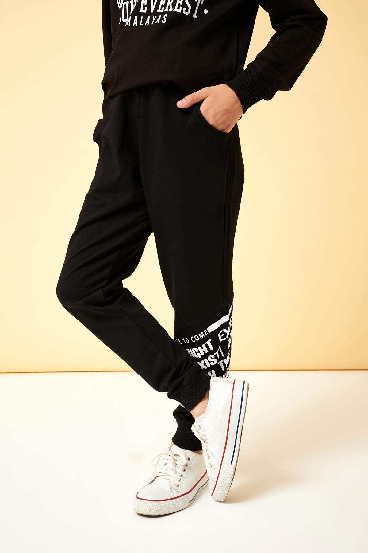 Never Look Baskı Detaylı Erkek Çocuk Eşofman Altı Siyah - Perendi