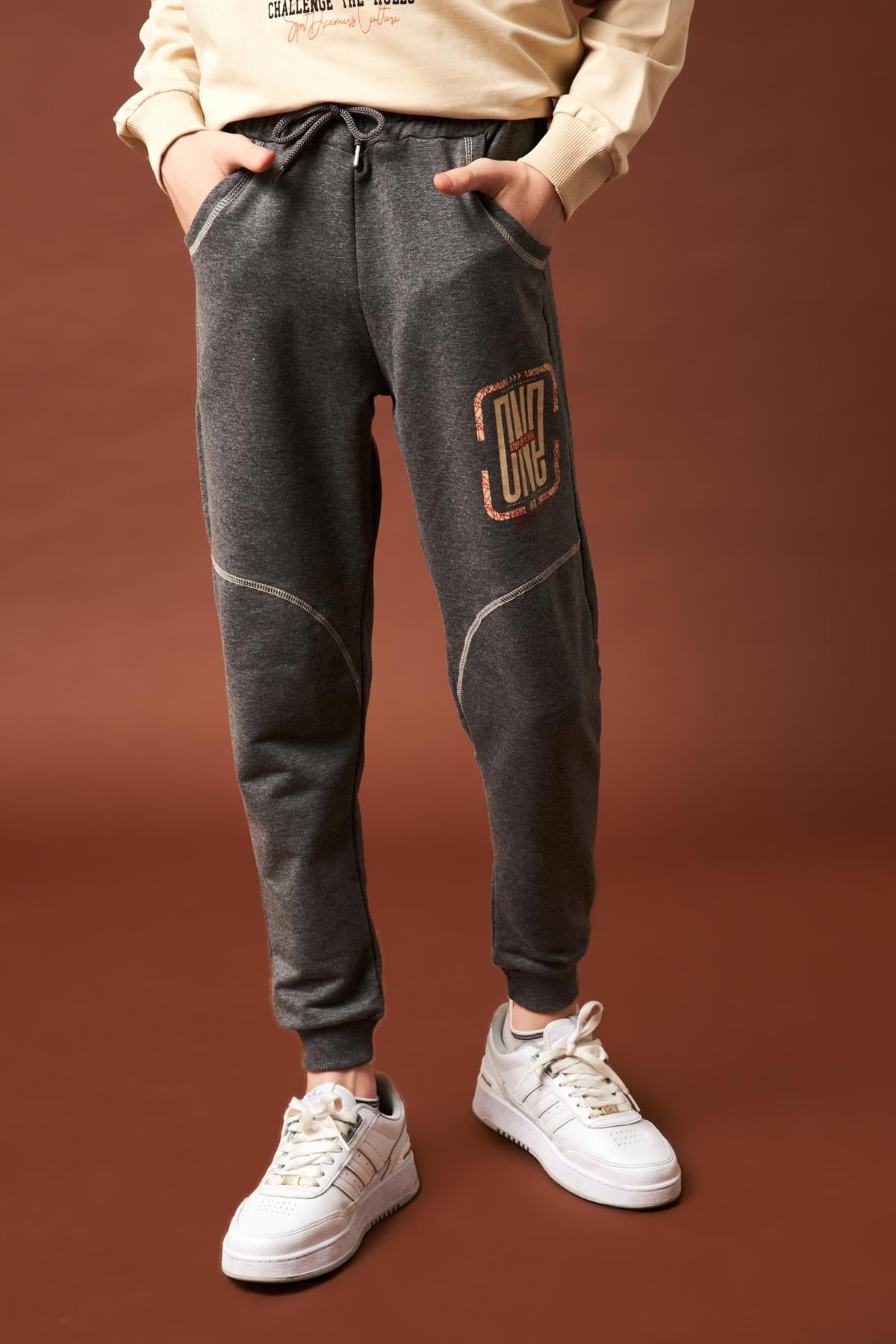 One Baskı Detaylı Erkek Çocuk Eşofman Altı Antrasit - Perendi