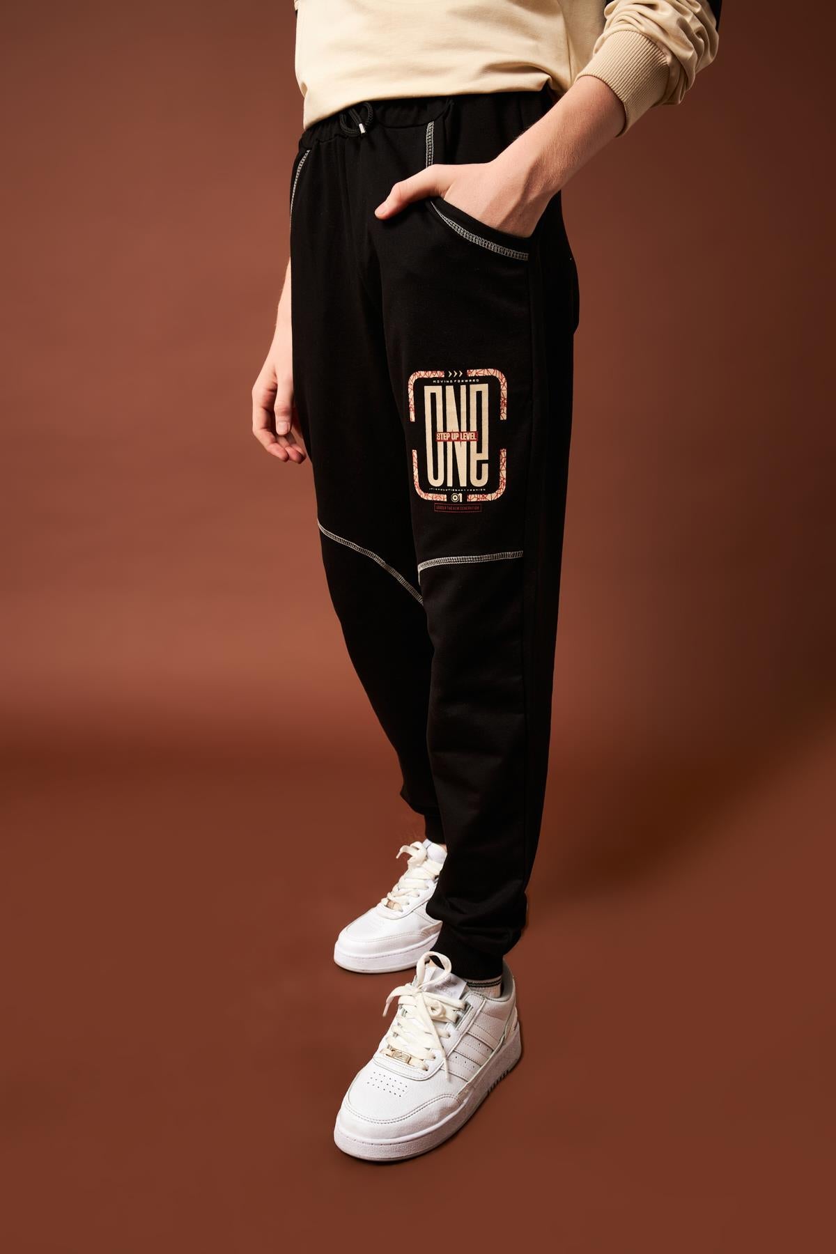 One Baskı Detaylı Erkek Çocuk Eşofman Altı Siyah - Perendi