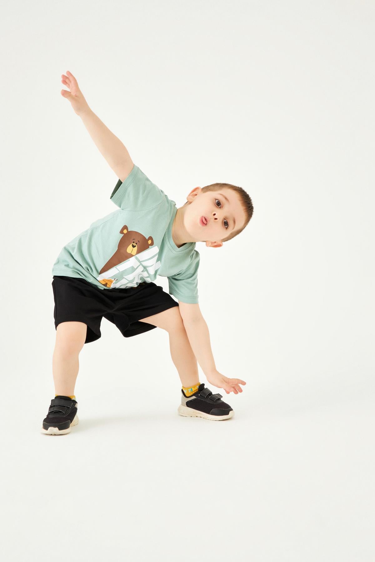 Kamp Baskılı Erkek Çocuk Şortlu Takım