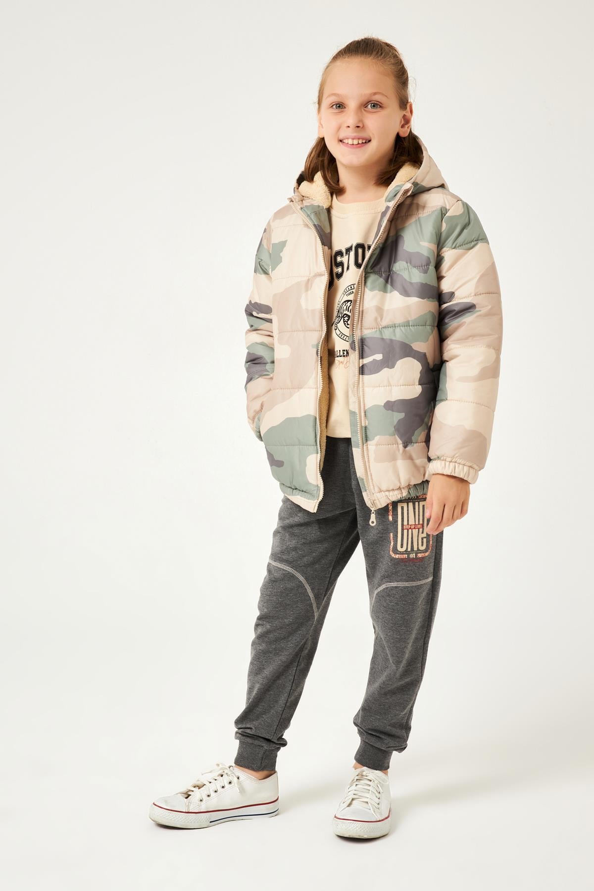 Kamuflaj Desenli Erkek Çocuk Mont