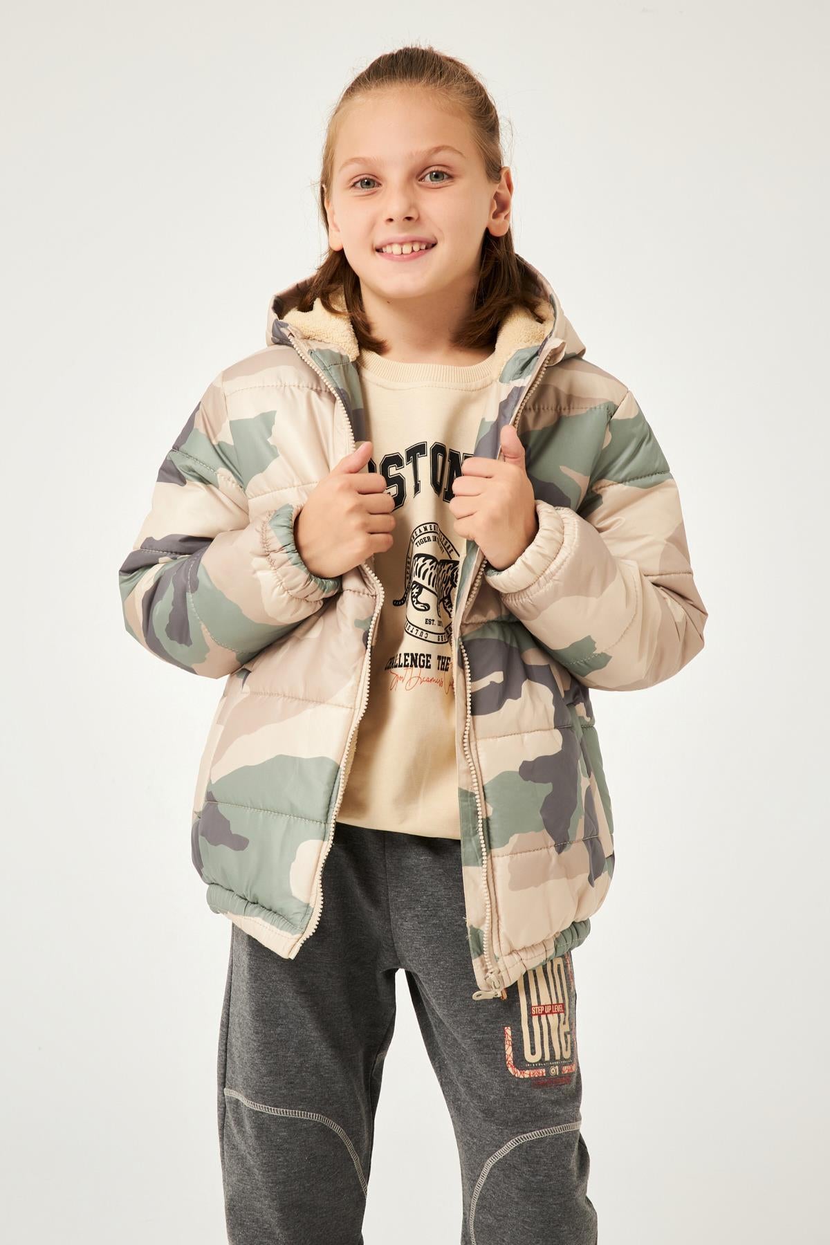 Kamuflaj Desenli Erkek Çocuk Mont