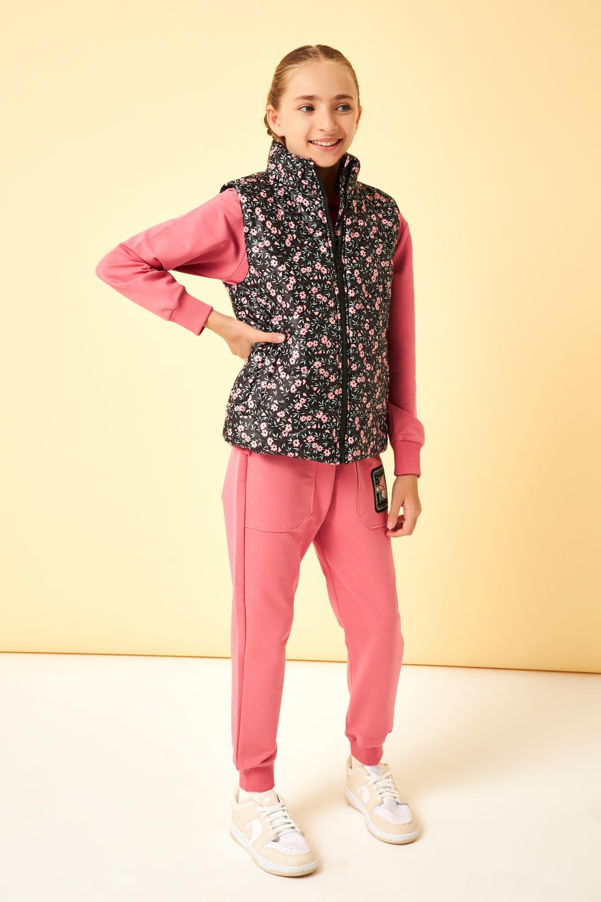 Çiçek Desenli Kız Çocuk Yelek Siyah - Perendi