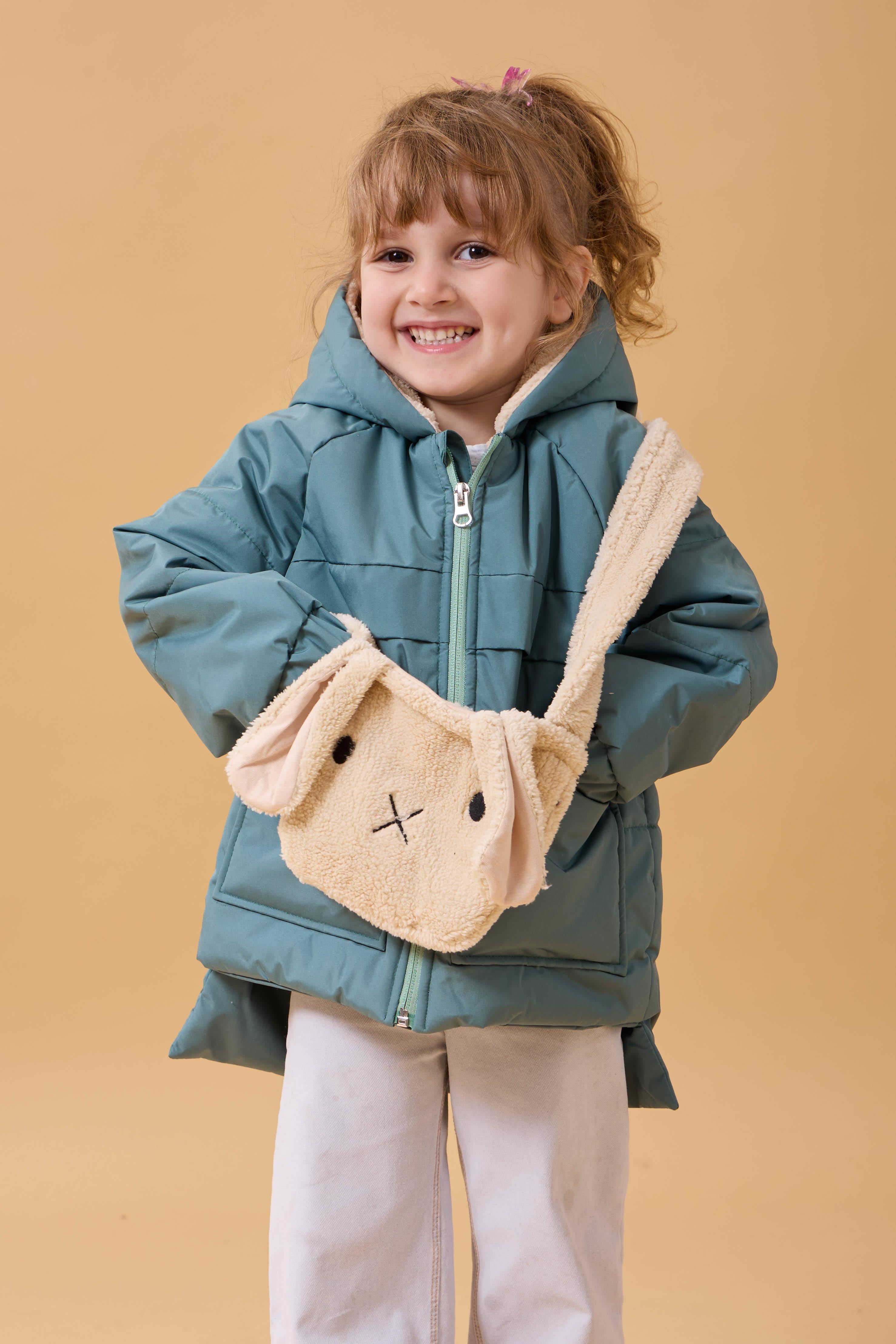 Kız Çocuk Kürklü Kulaklı ve Çanta Aksesuarlı Kalın Kışlık Mont