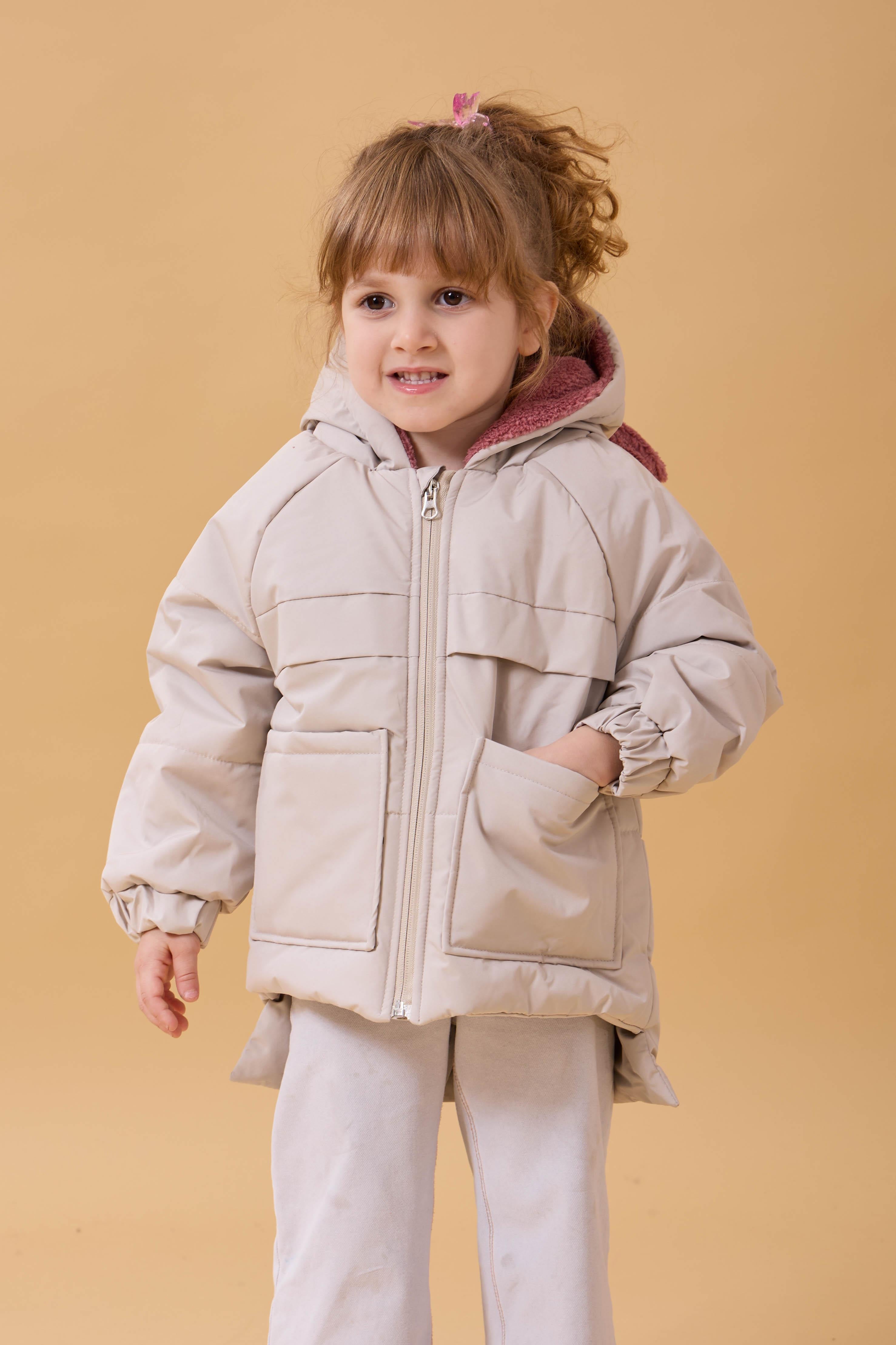 Kız Çocuk Kürklü Kulaklı ve Çanta Aksesuarlı Kalın Kışlık Mont Taş