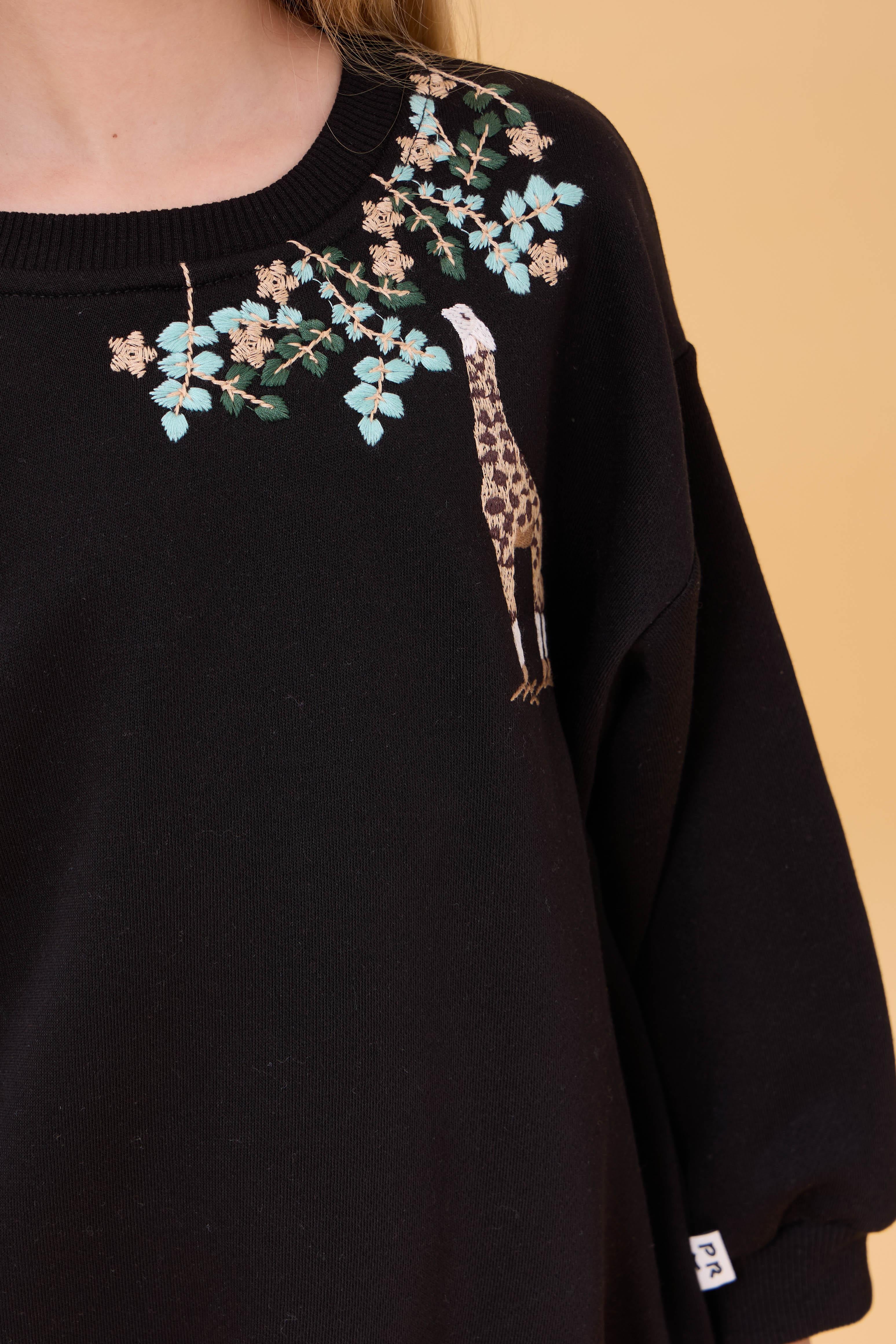 Kız Çocuk Zürafa Nakışlı Mevsimlik Oversize Sweatshirt – Siyah