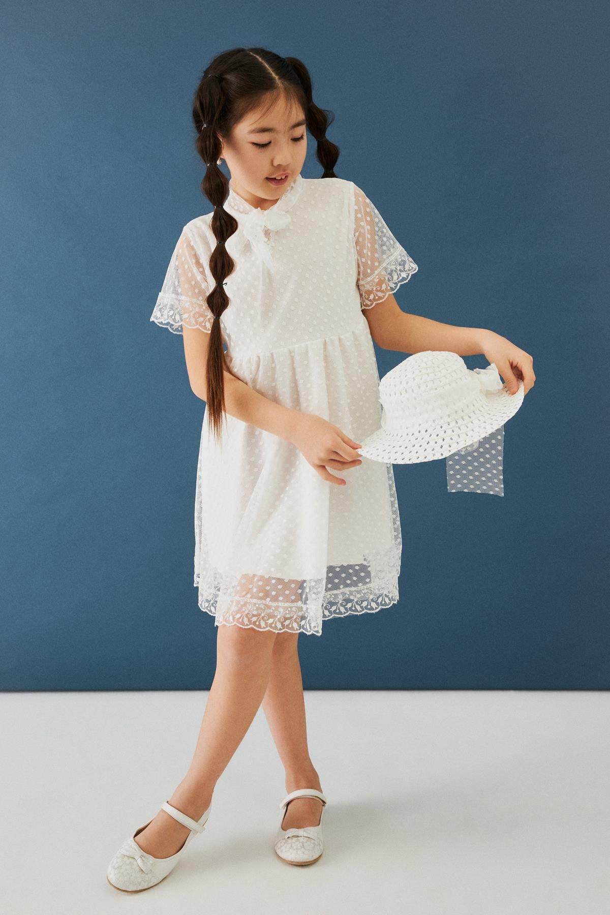 Şapka ve Hostes Yaka Detaylı Kız Çocuk Elbise Beyaz - Perendi