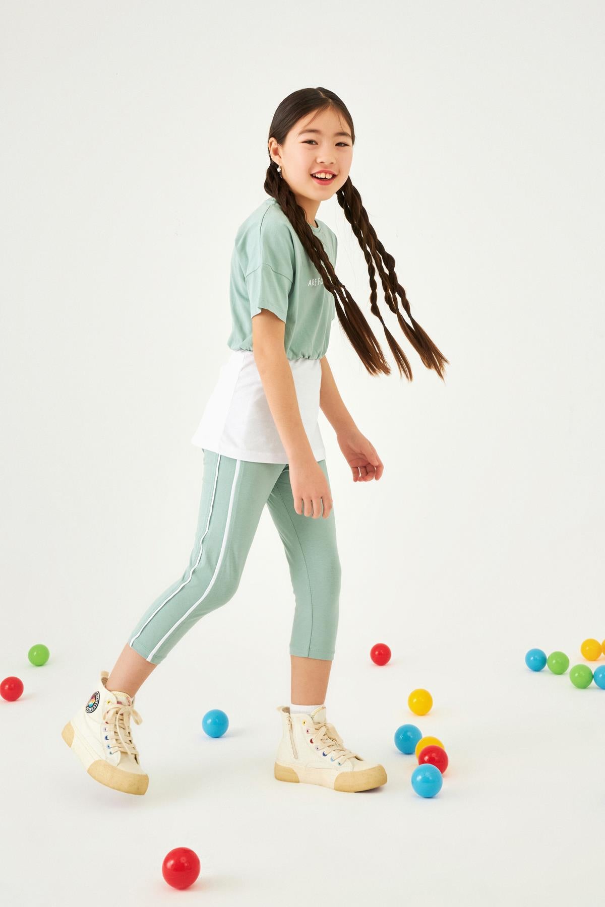 Baskılı Şerit Detaylı Atletli ve Taytlı Kız Çocuk Üçlü Takım