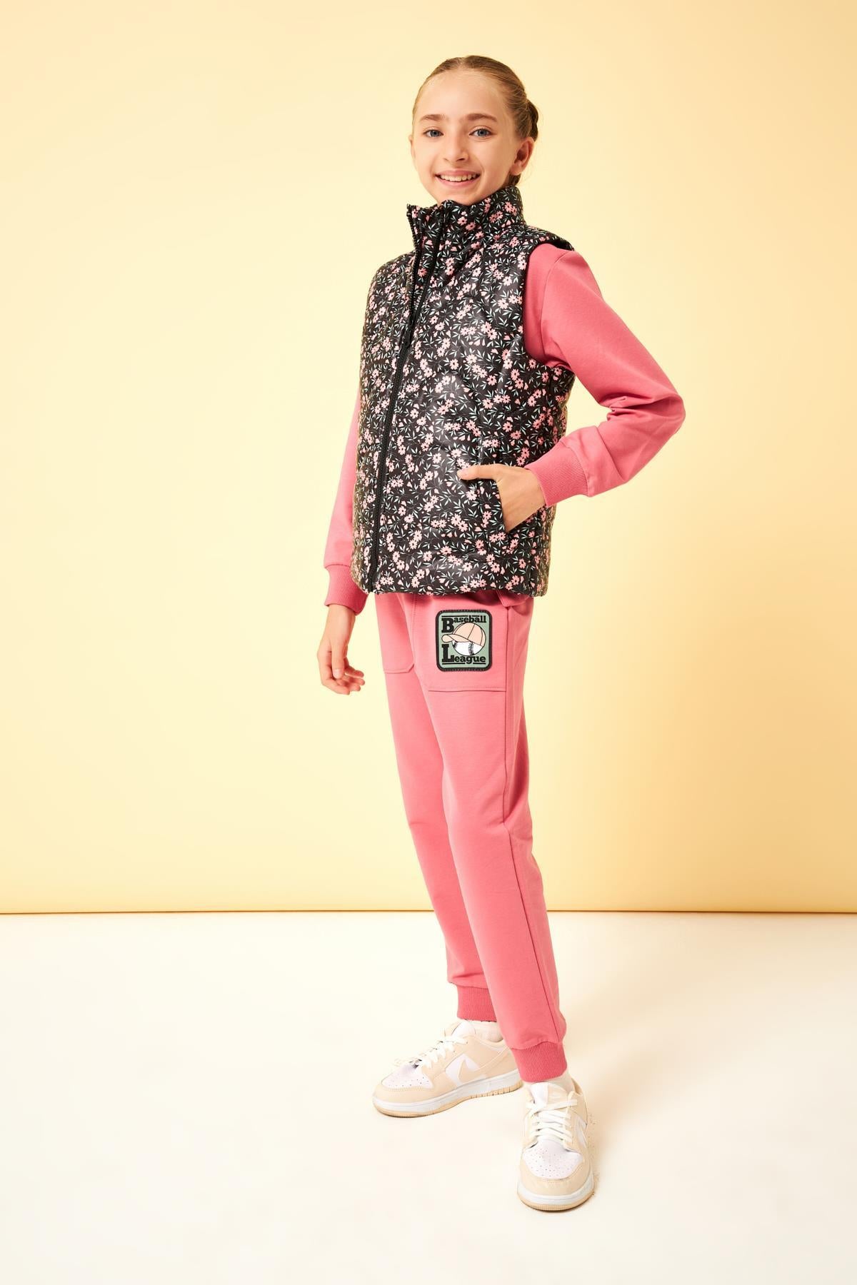 Çiçek Desenli Kız Çocuk Yelek