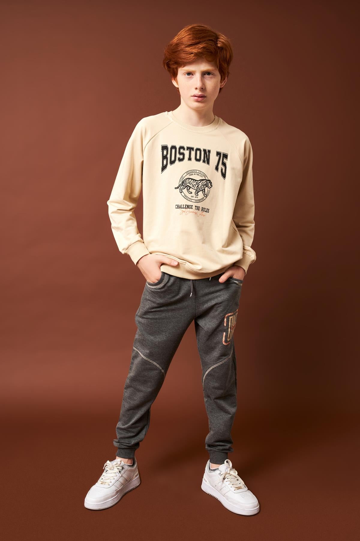 Boston Baskılı Erkek Çocuk Sweatshirt Taş