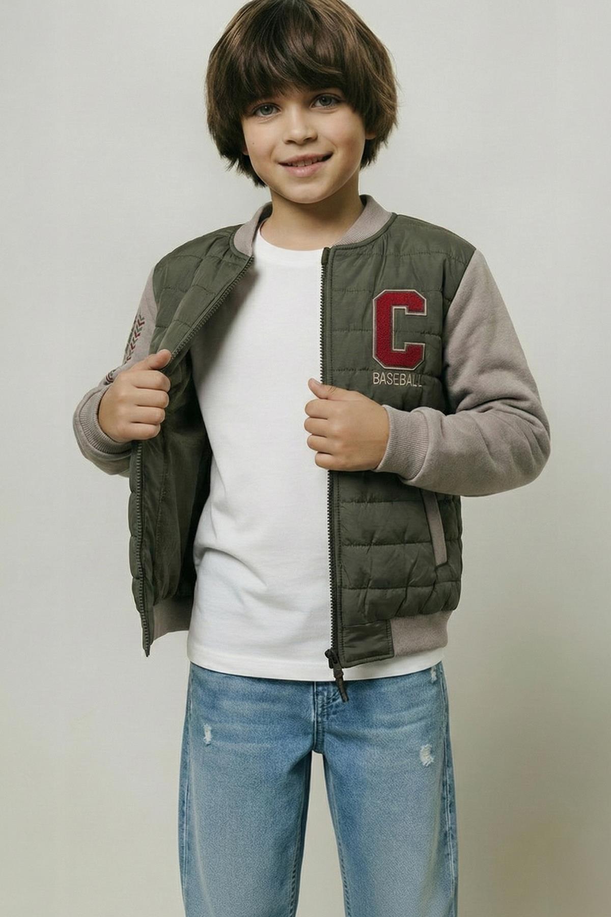 Erkek Çocuk İçi Peluşlu Nakış Detaylı Kapitone Kolej Ceket – Haki