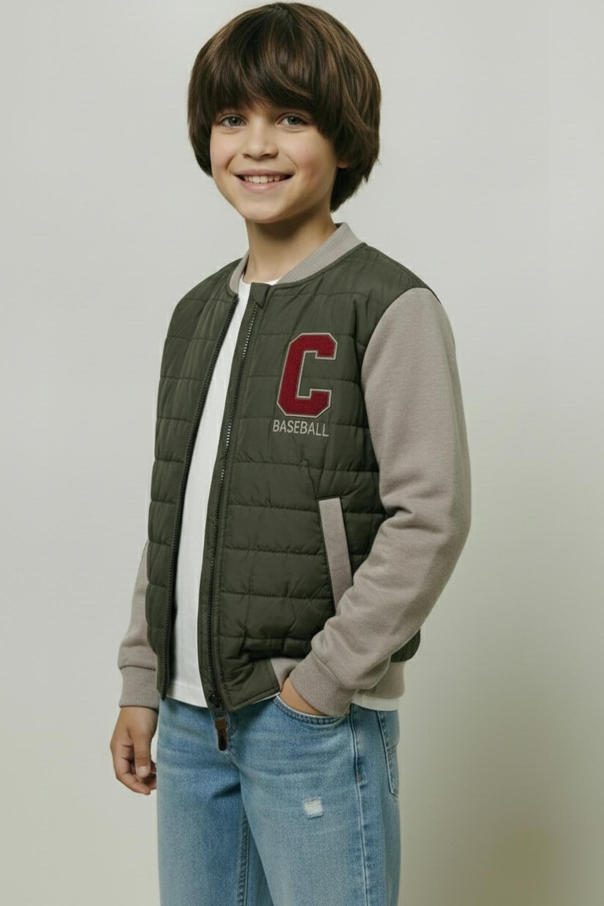Erkek Çocuk İçi Peluşlu Nakış Detaylı Kapitone Kolej Ceket – Haki