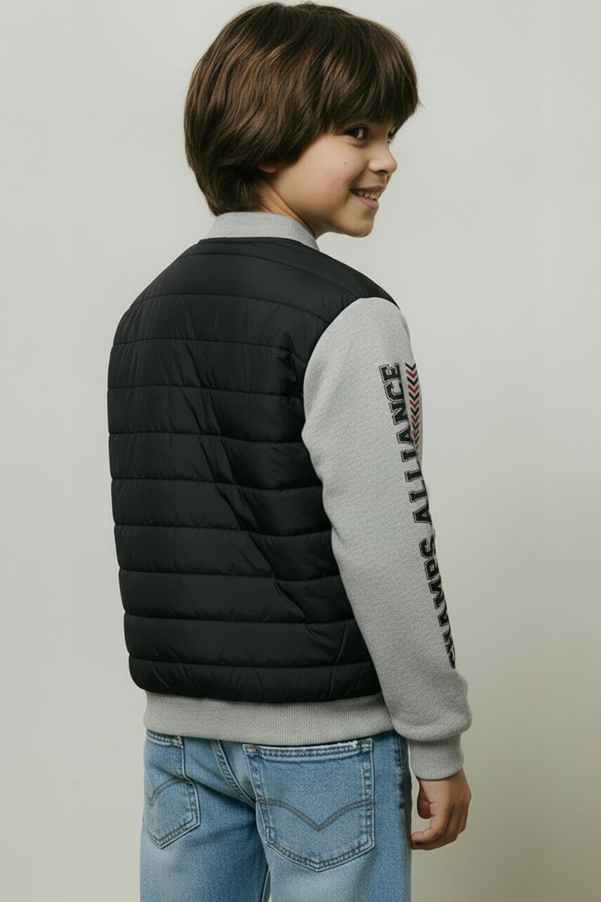 Erkek Çocuk İçi Peluşlu Nakış Detaylı Kapitone Kolej Ceket – Siyah