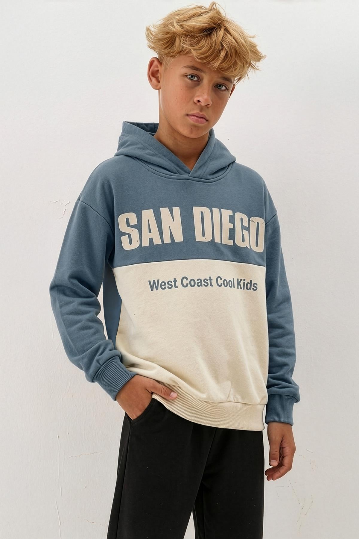 Erkek Çocuk Kapüşonlu Baskı Detaylı Parçalı Sweatshirt