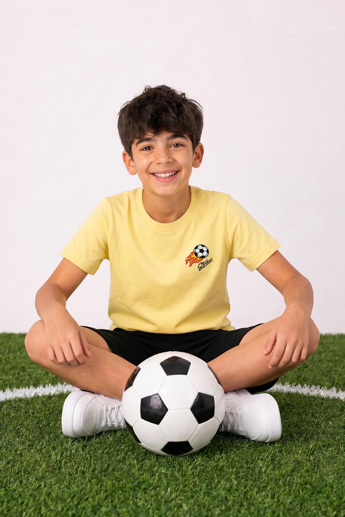 Erkek Çocuk Striker Nakışlı Şortlu Takım