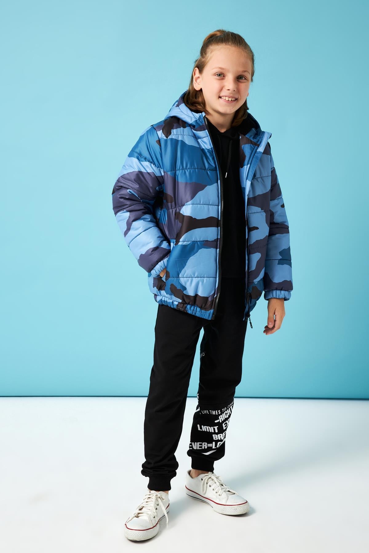 Kamuflaj Desenli Erkek Çocuk Mont