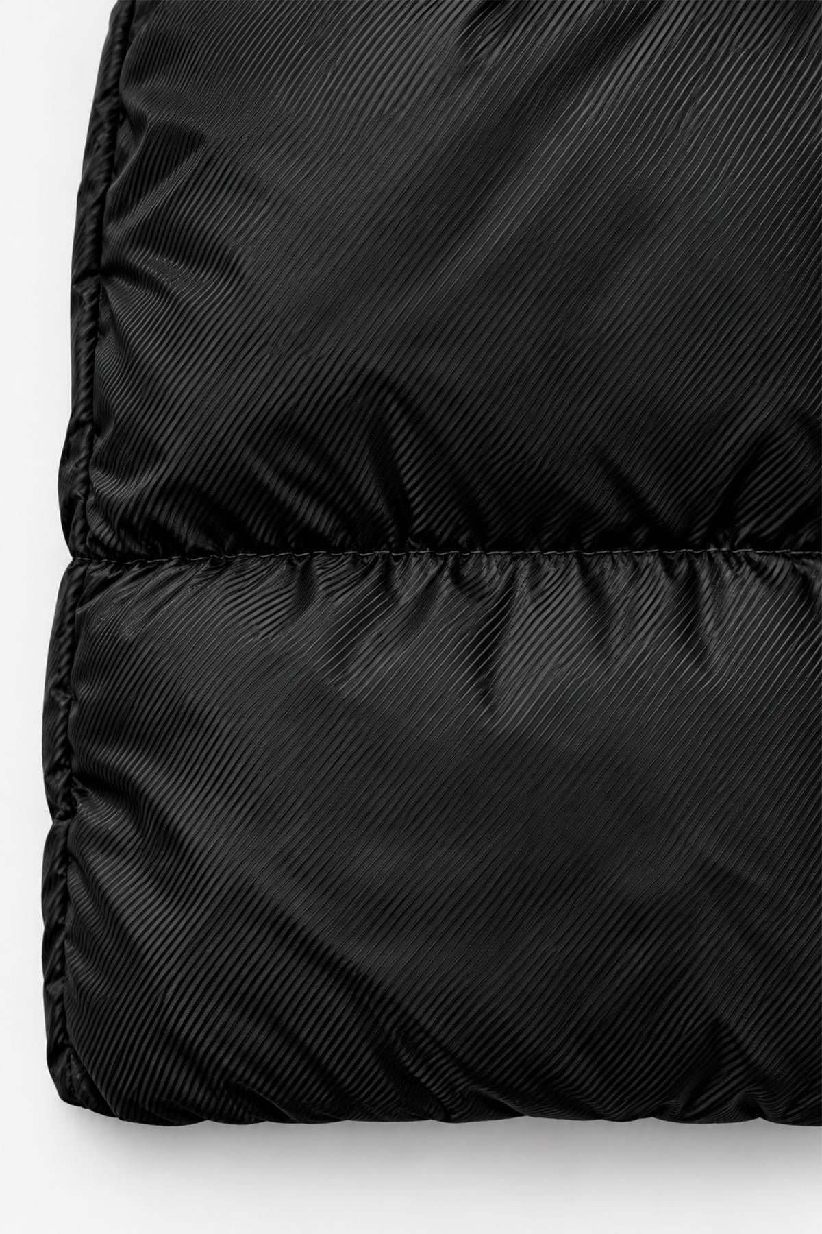 Kız Çocuk Dik Yaka Peluş Detaylı Şişme Mont