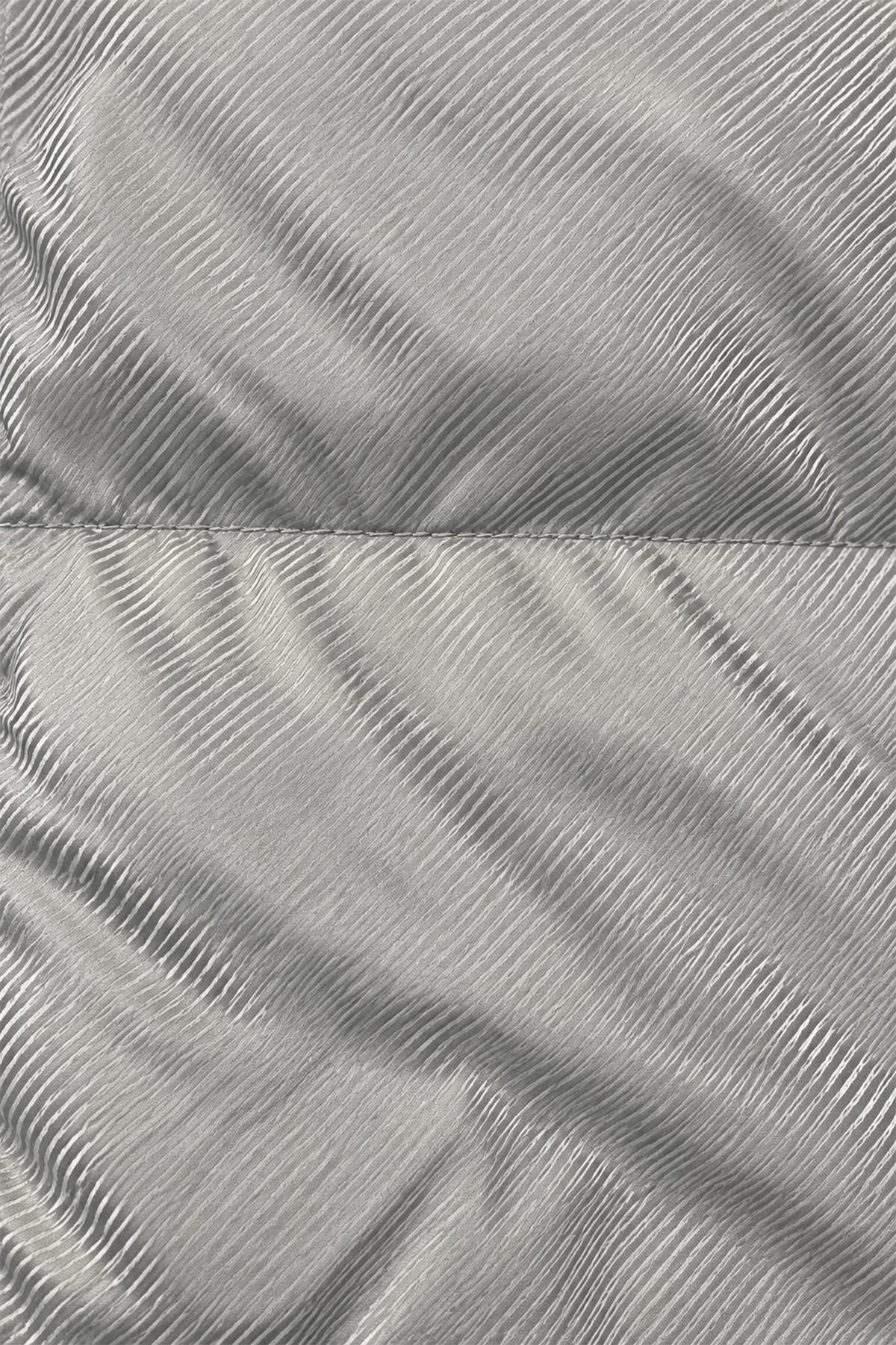 Kız Çocuk Dik Yaka Peluş Detaylı Şişme Mont