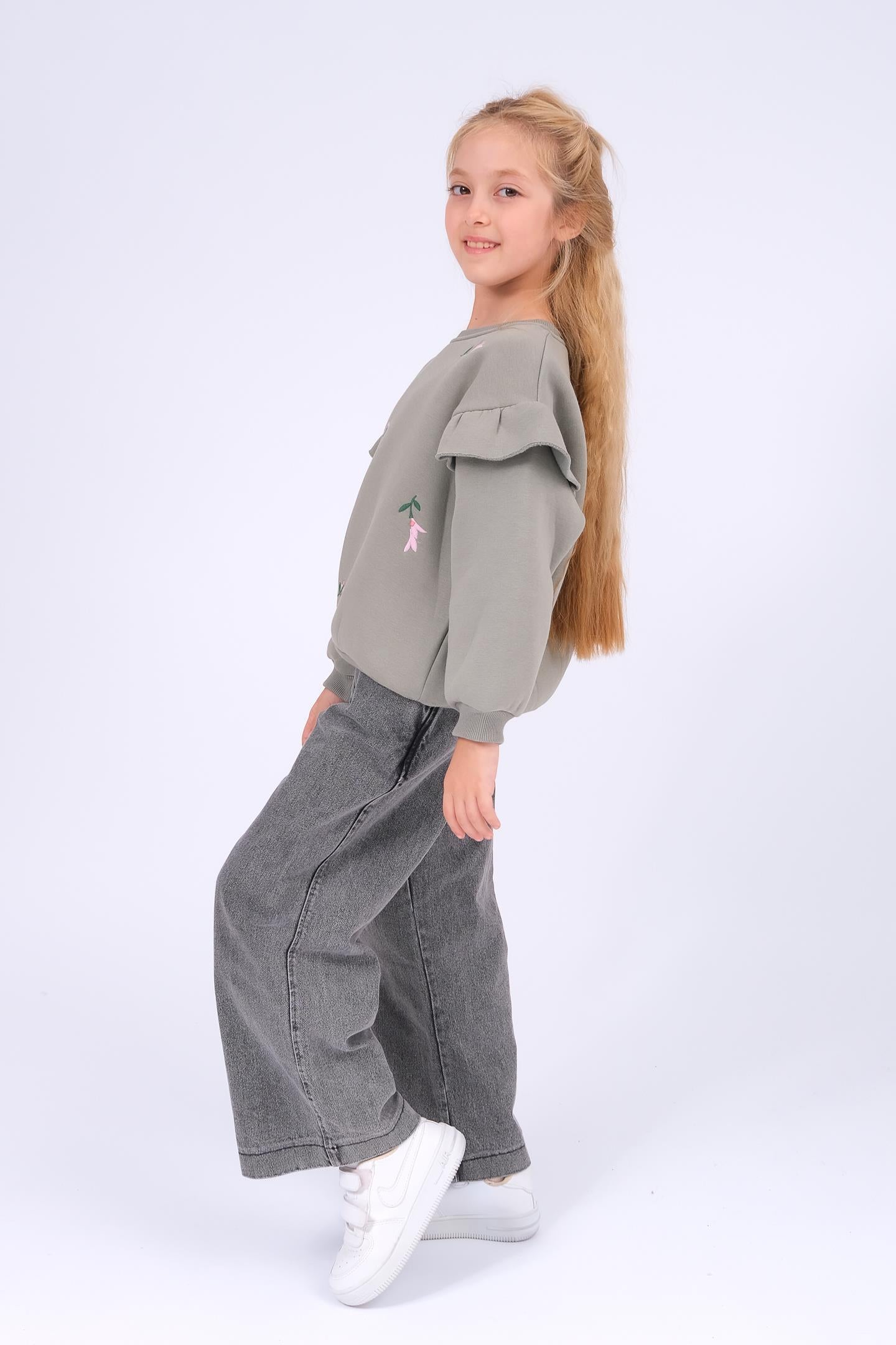 Kız Çocuk Fırfır Detaylı Çiçek İşlemeli Şardonlu Oversize Sweatshirt