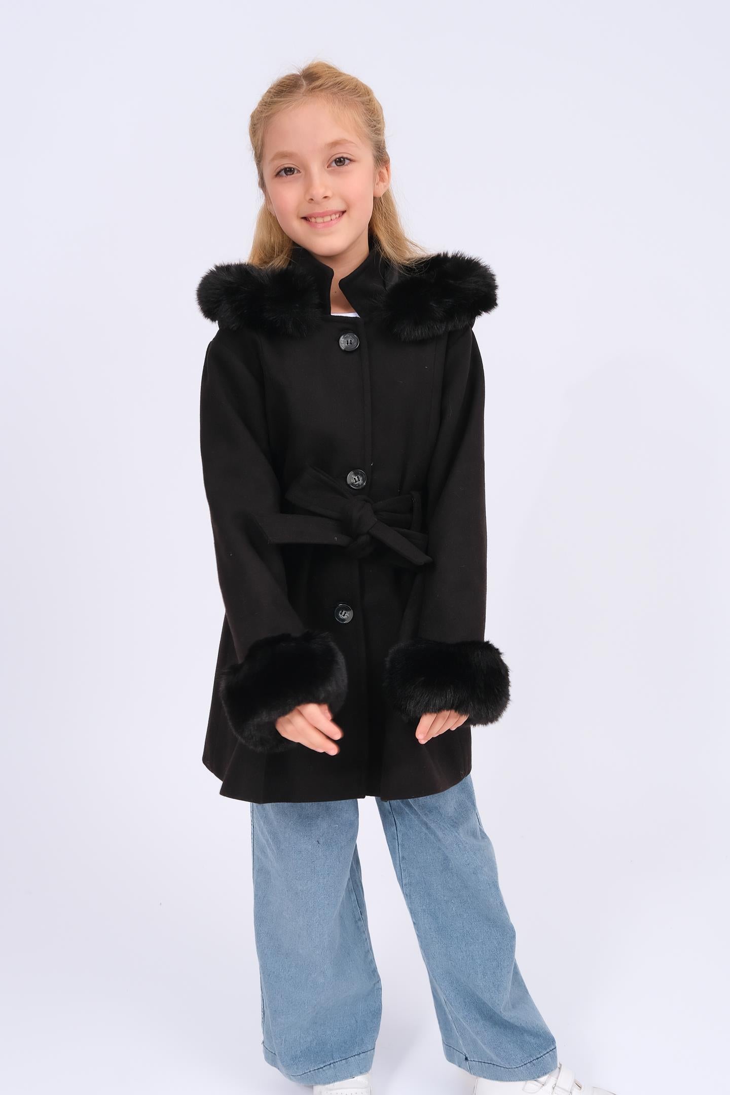 Kız Çocuk Kürk Detaylı Kapüşonlu Kuşaklı Kaşe Kaban – Siyah