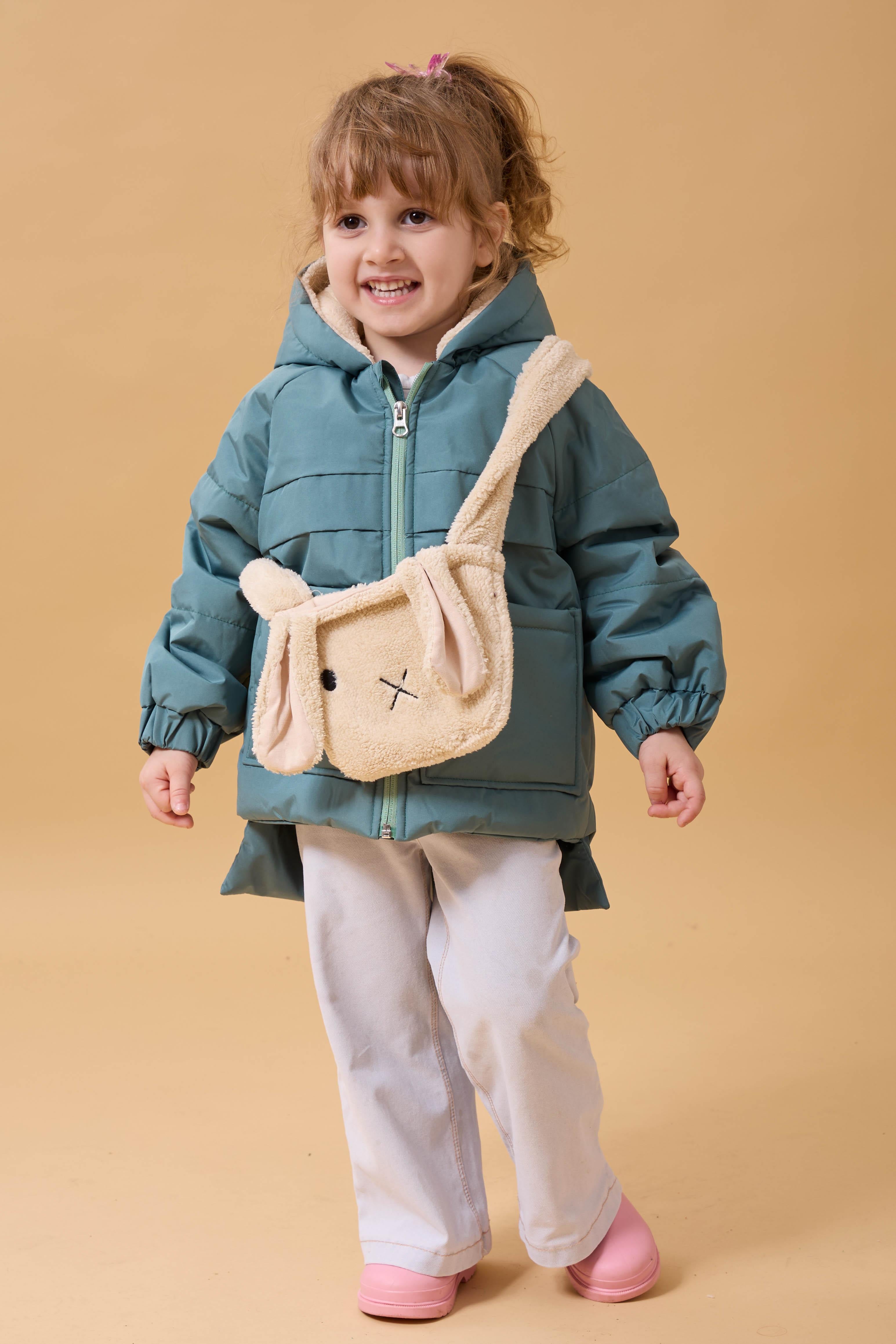 Kız Çocuk Kürklü Kulaklı ve Çanta Aksesuarlı Kalın Kışlık Mont