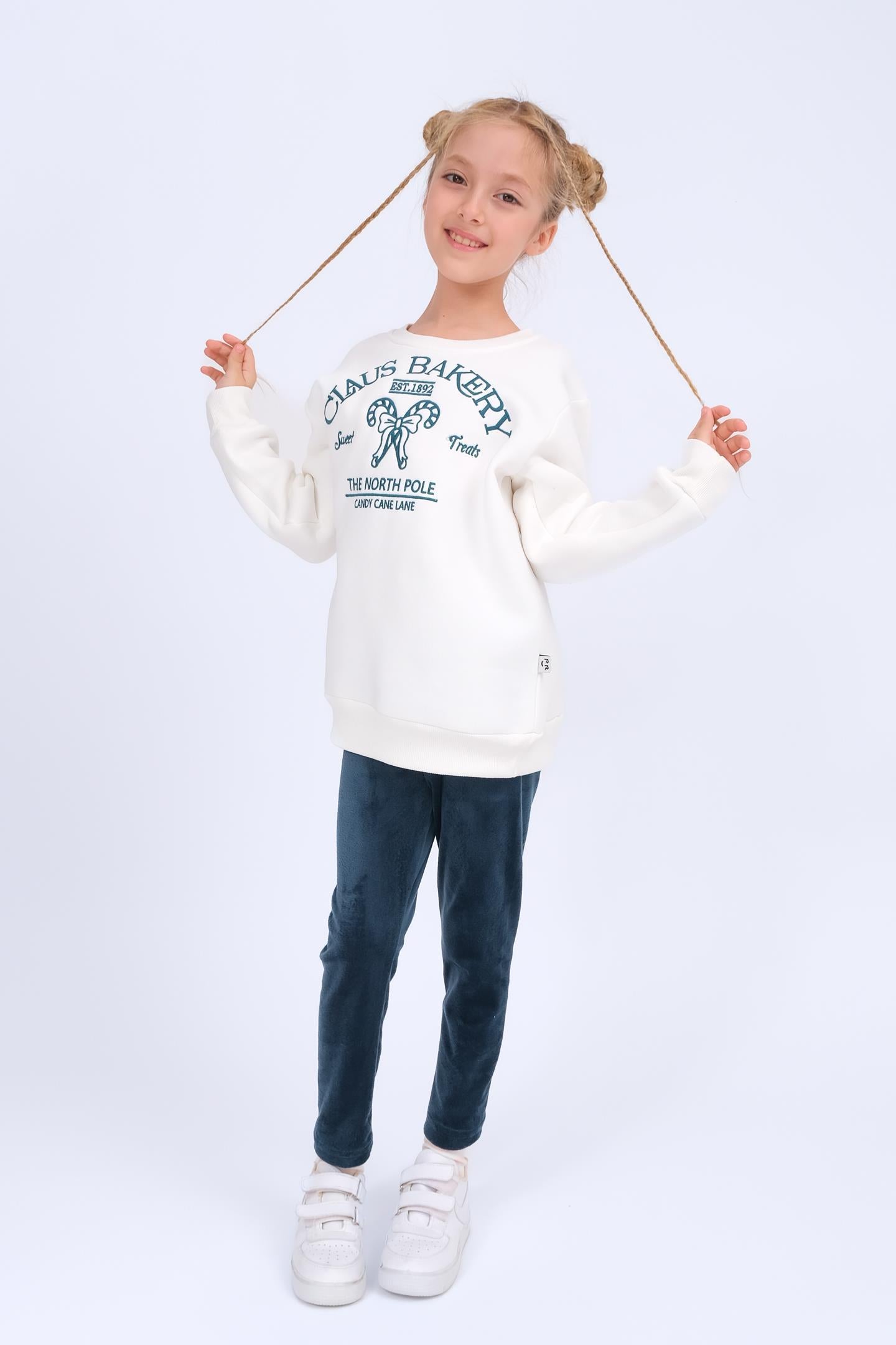 Kız Çocuk Nakış Detaylı Sweat ve Kadife Taytlı İçi Polarlı Kışlık Takım