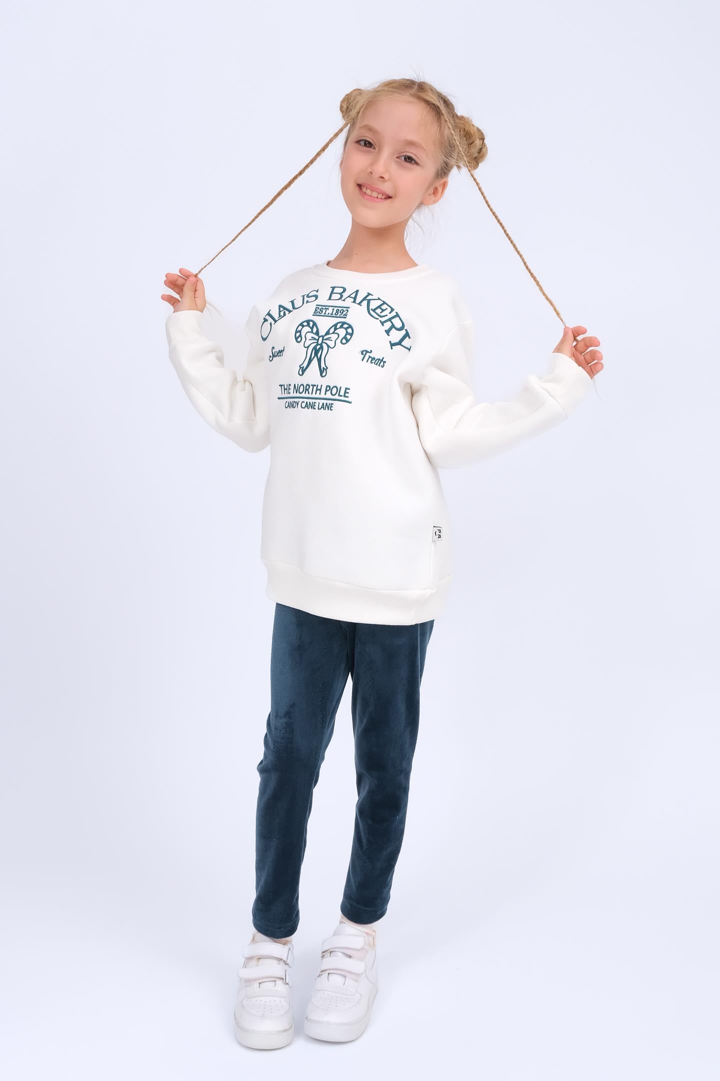 Kız Çocuk Nakış Detaylı Sweat ve Kadife Taytlı İçi Polarlı Kışlık Takım