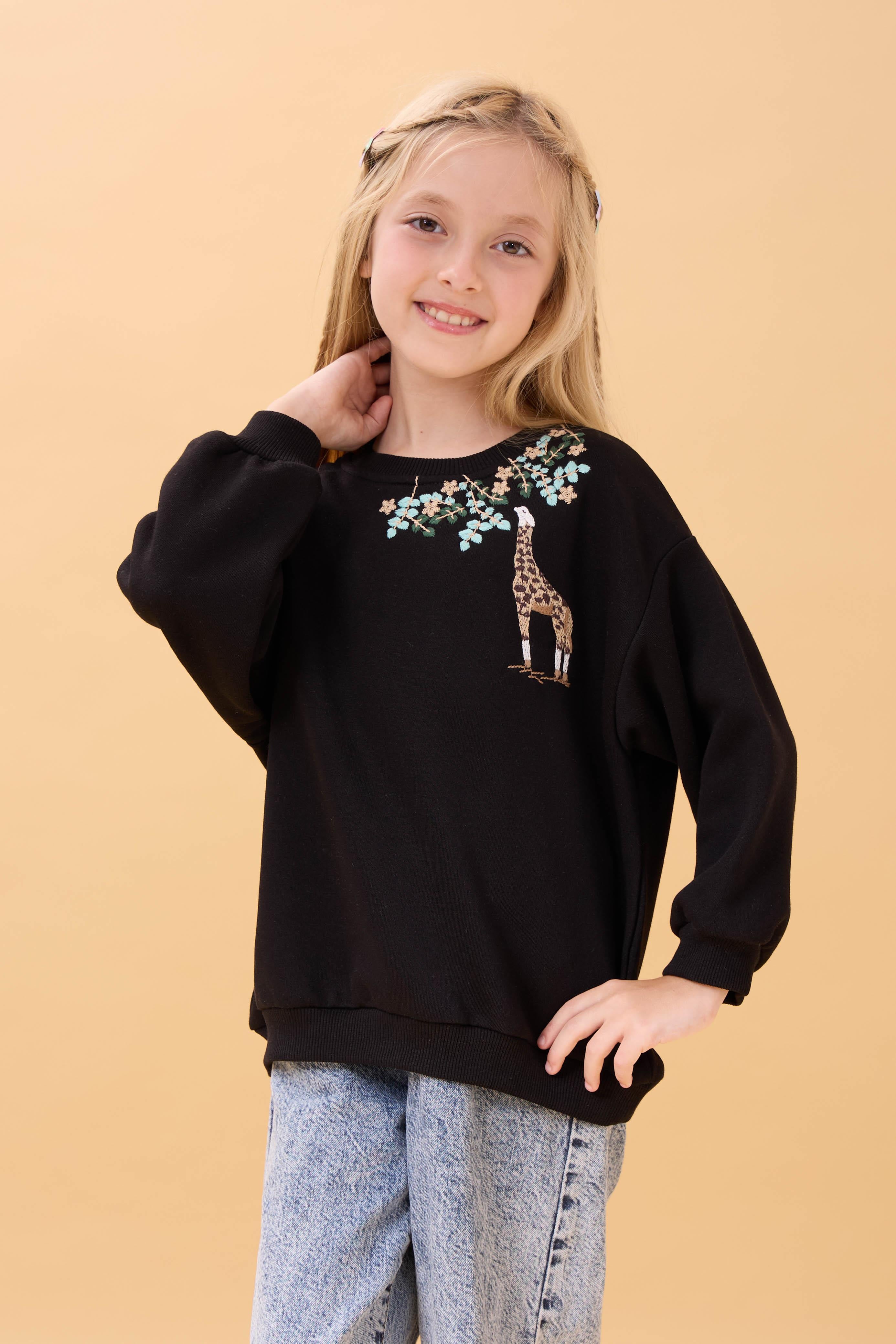 Kız Çocuk Zürafa Nakışlı Mevsimlik Oversize Sweatshirt – Siyah