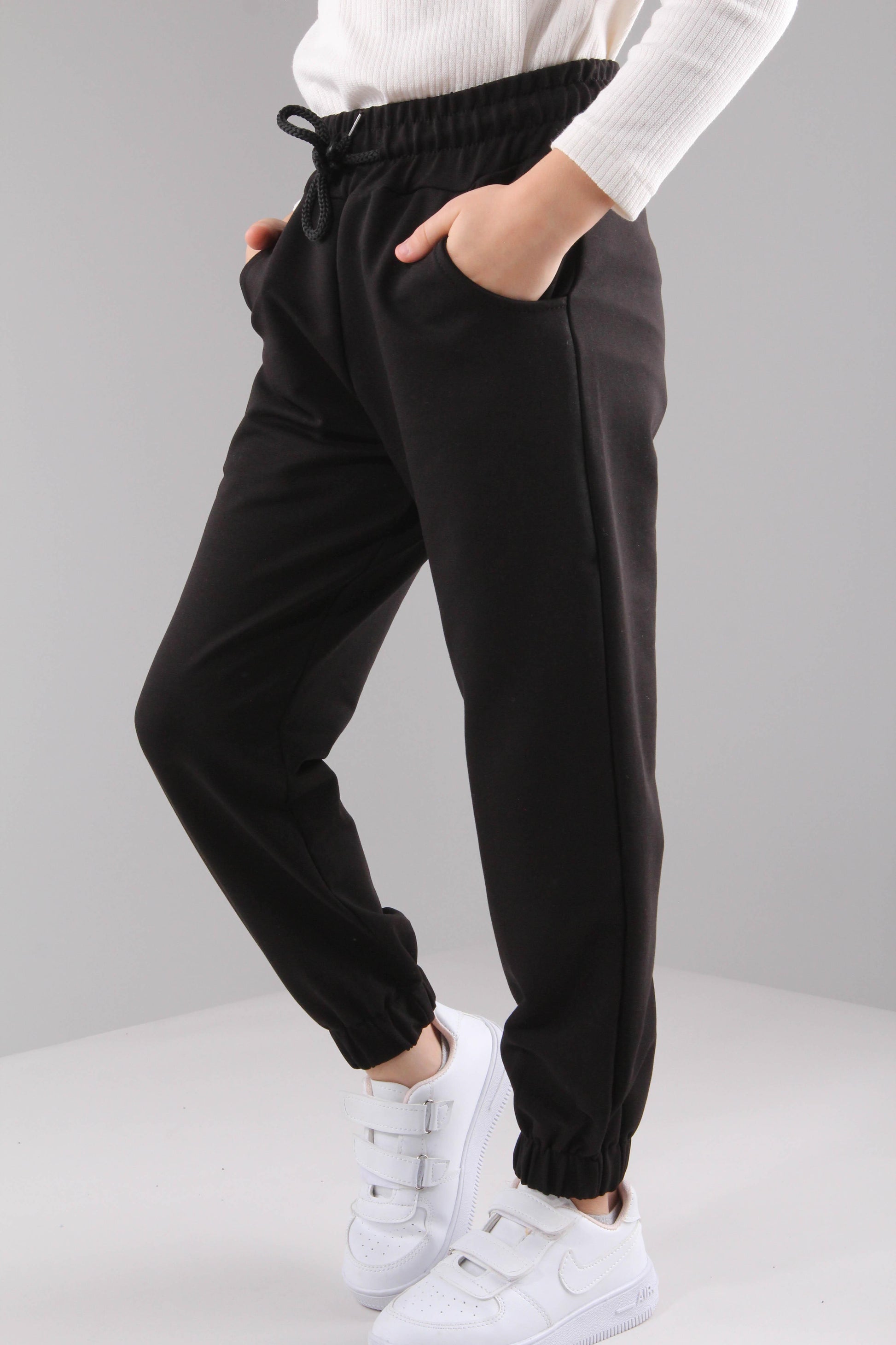 Lastikli Rahat Kesim Cepli Erkek ve Kız Çocuk Unisex Eşofman Altı