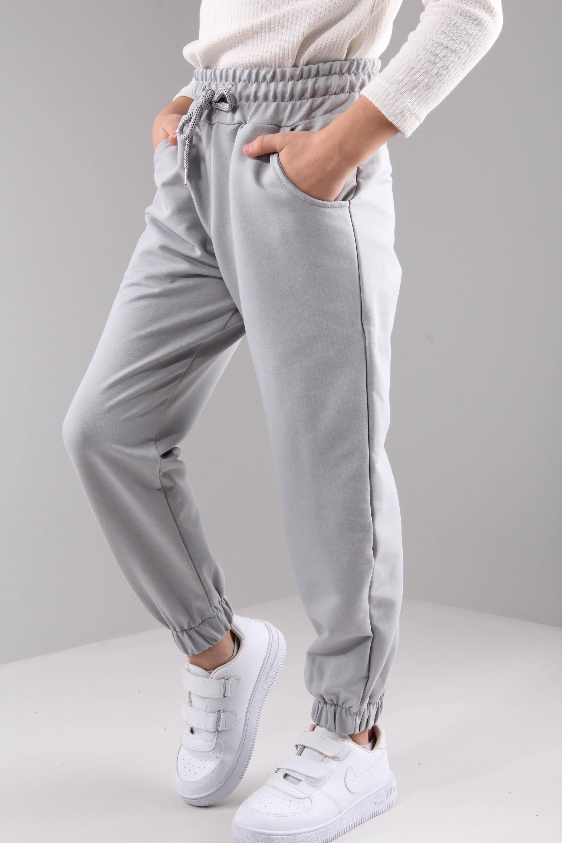 Lastikli Rahat Kesim Cepli Erkek ve Kız Çocuk Unisex Eşofman Altı