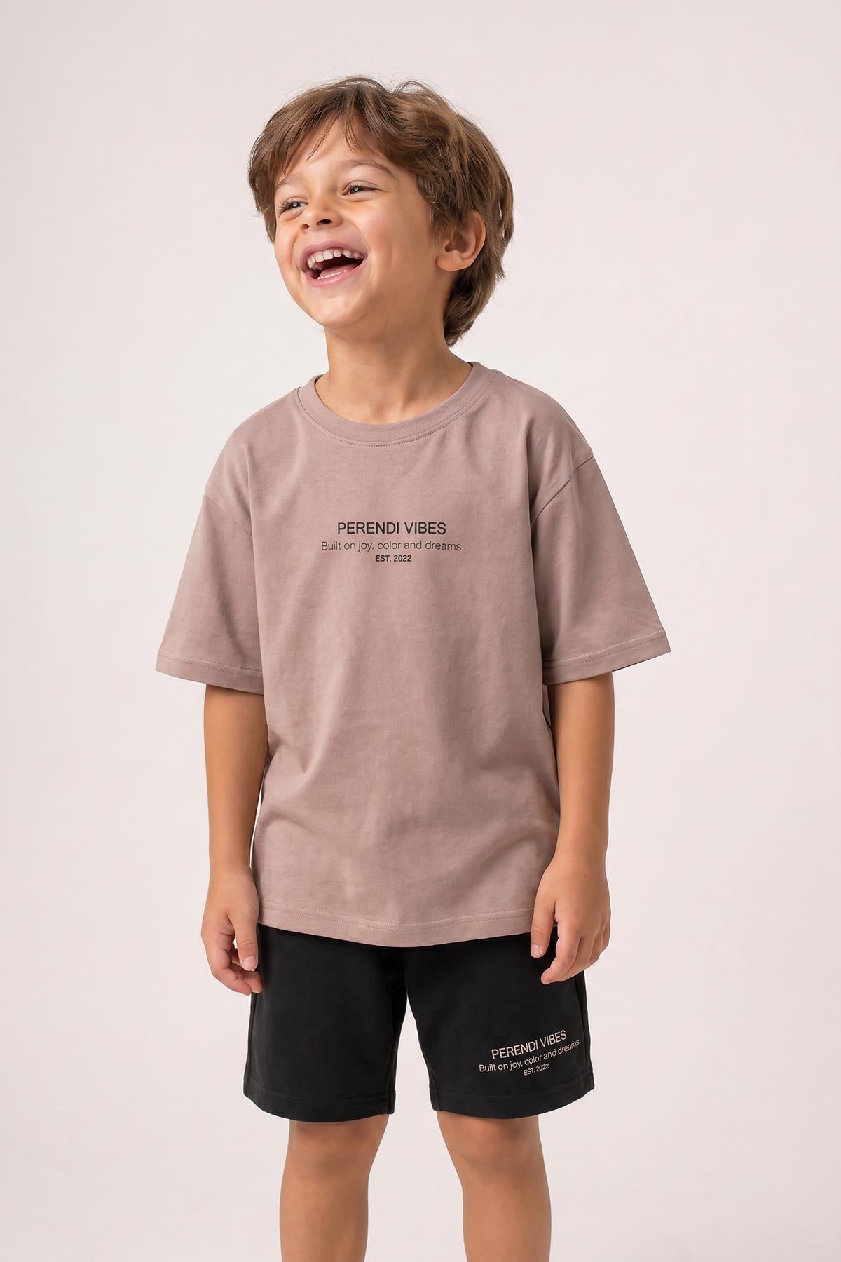 Erkek Çocuk Perendi Vibes Baskılı Oversize Şortlu Takım