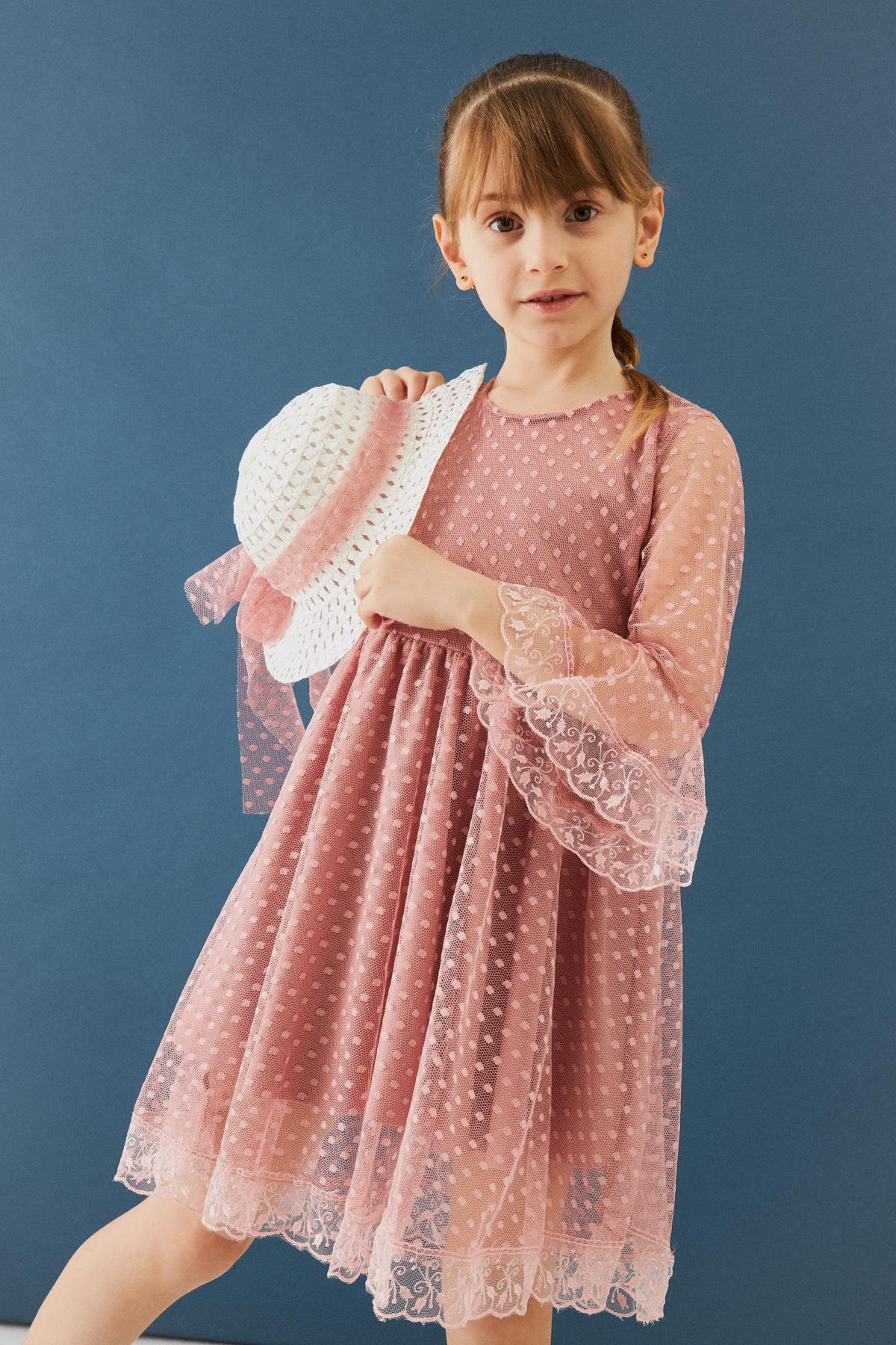 Şapka ve Kemer Detaylı Kız Çocuk Elbise